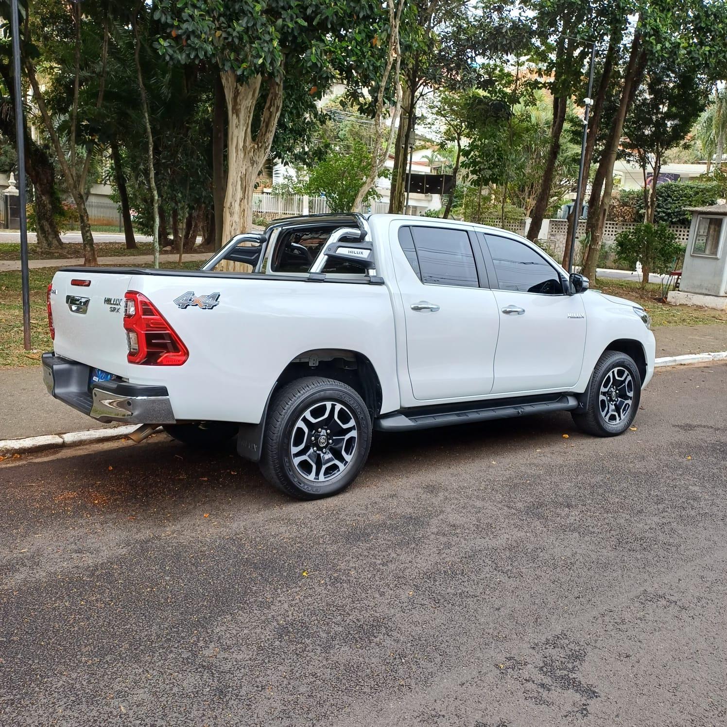 HILUX