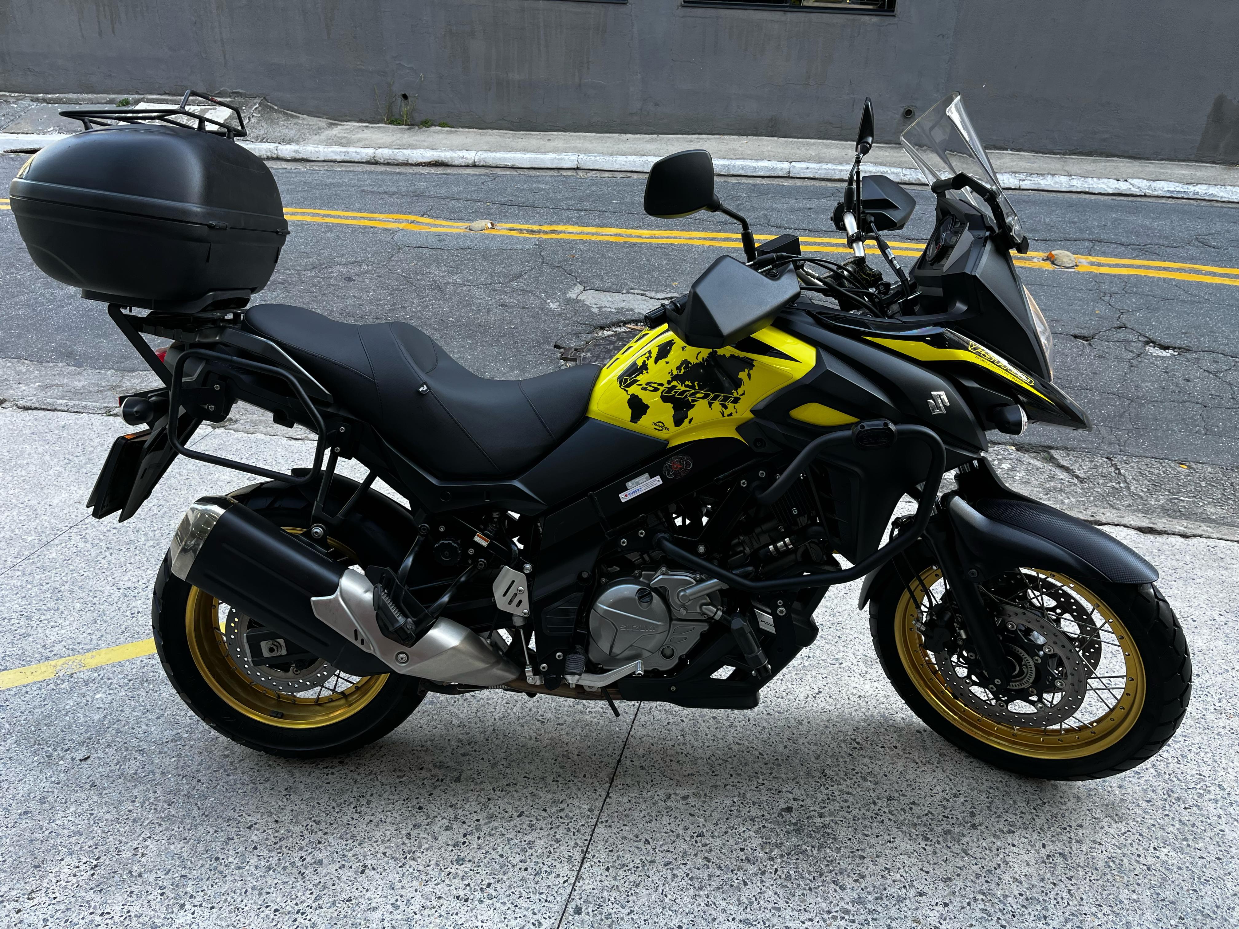 V-STROM 650 ADVENTURE