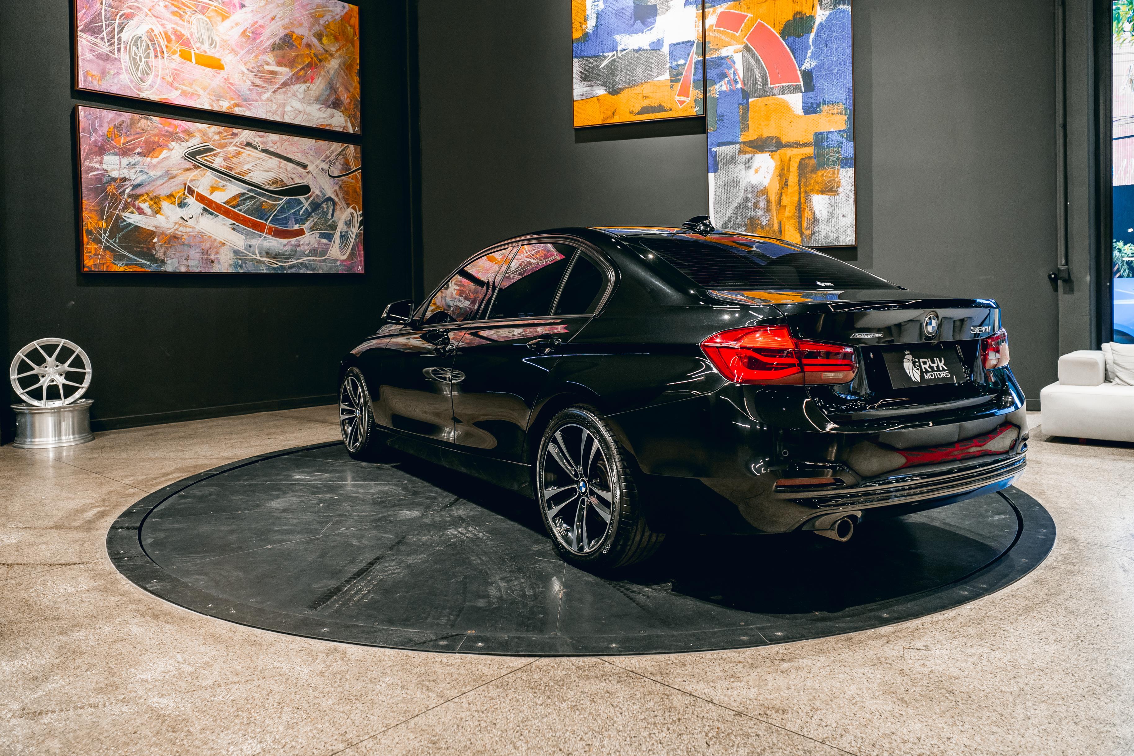 BMW 320i