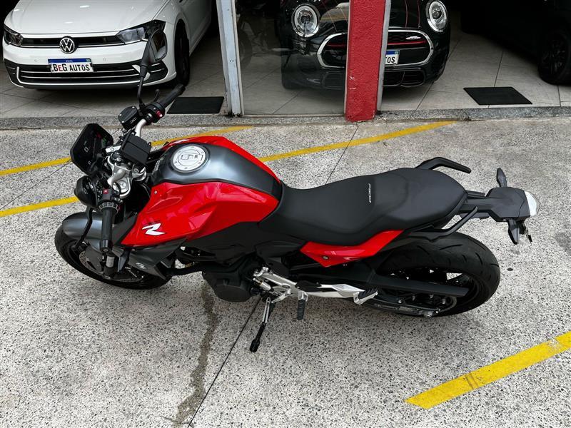 F 900 R SPORT