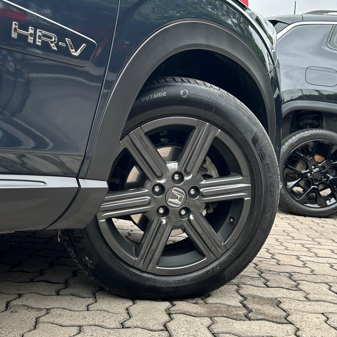 HR-V