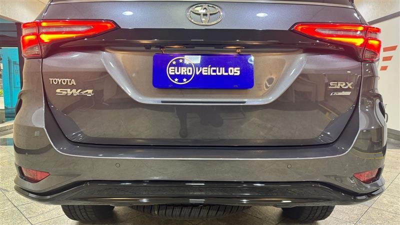 HILUX SW4