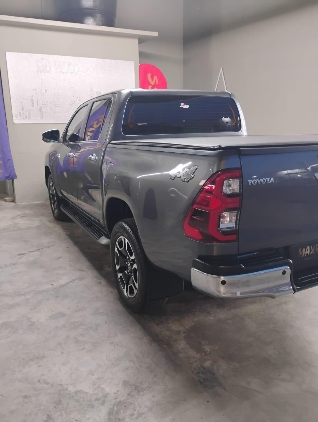HILUX