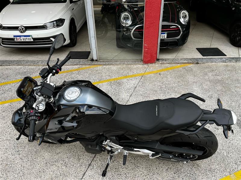 F 900 R SPORT