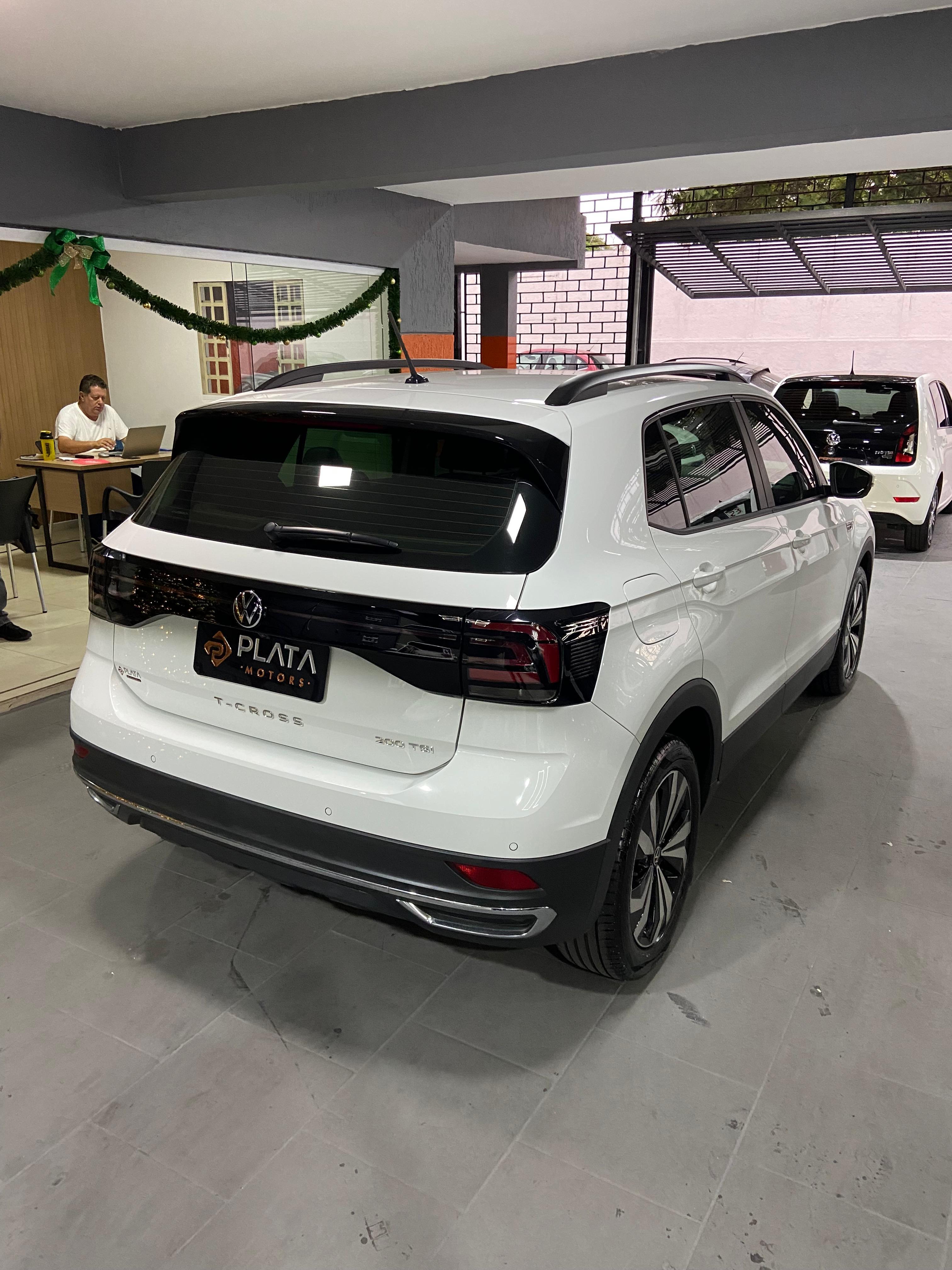 T-CROSS