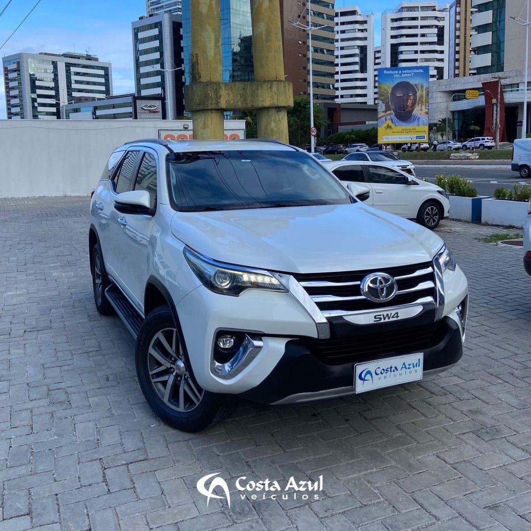 TOYOTA HILUX SW4