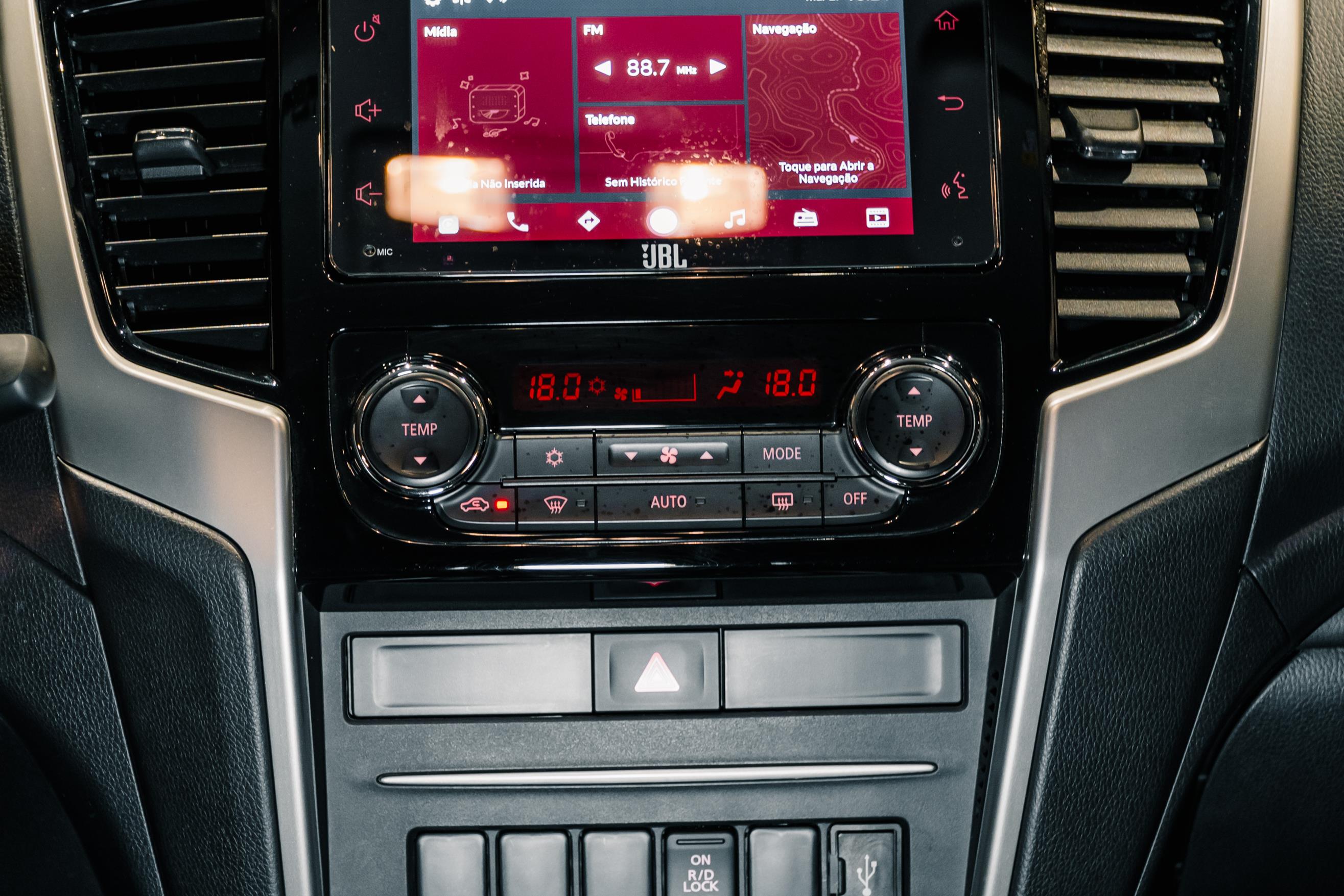 MITSUBISHI L200 TRITON