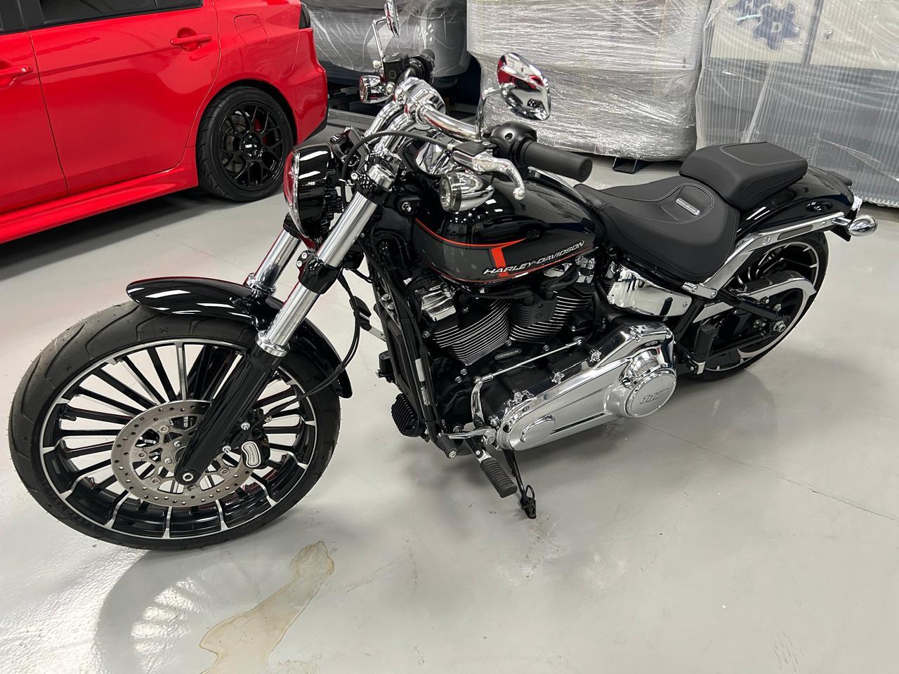 SOFTAIL BREAKOUT
