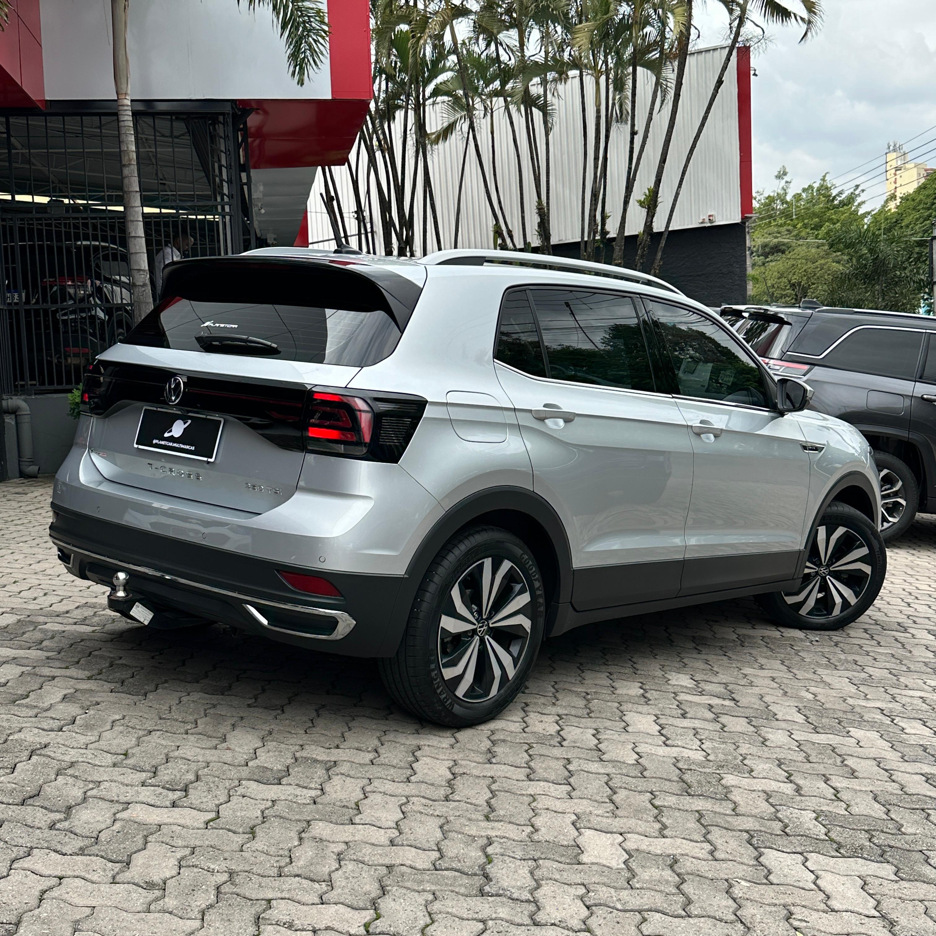 T-CROSS
