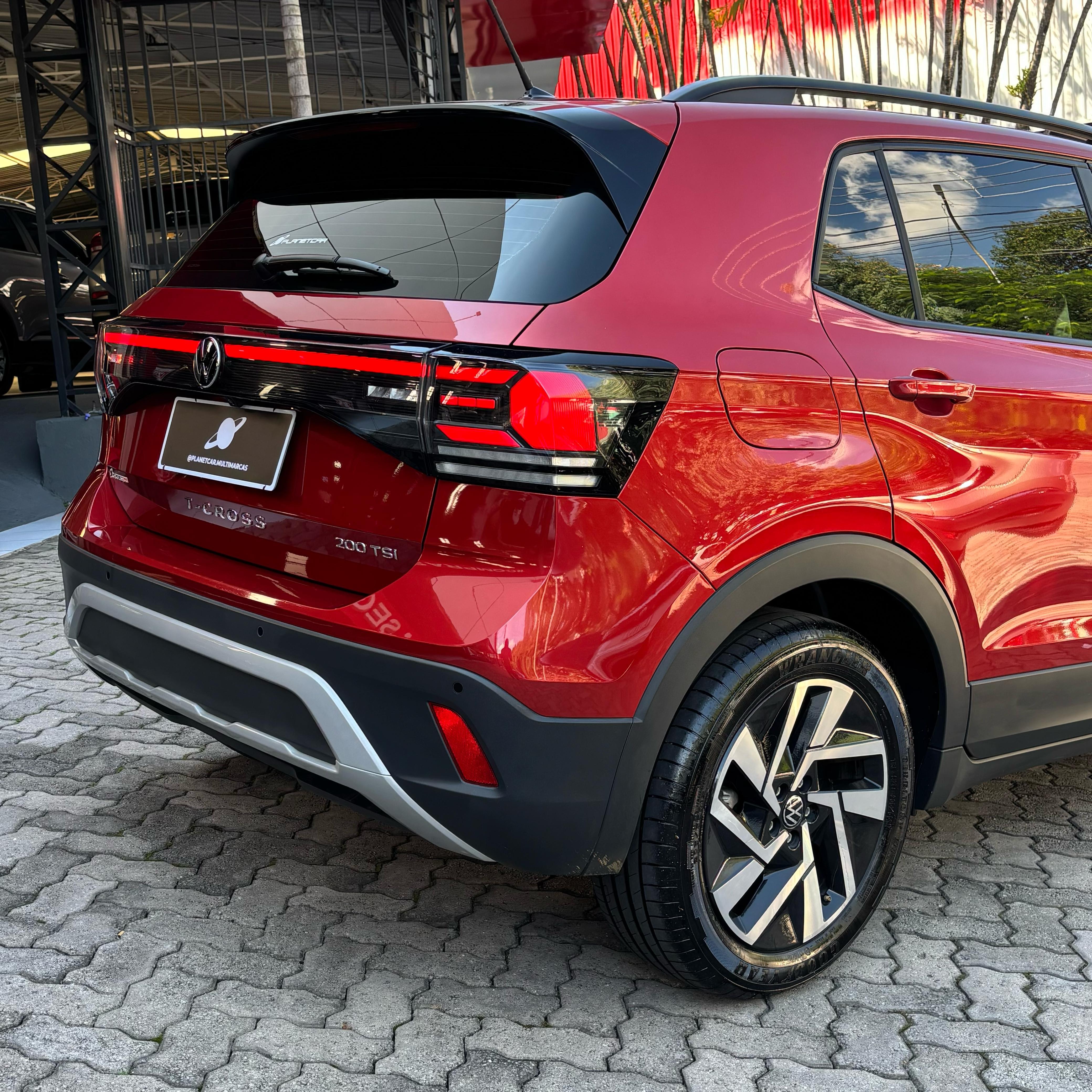 T-CROSS