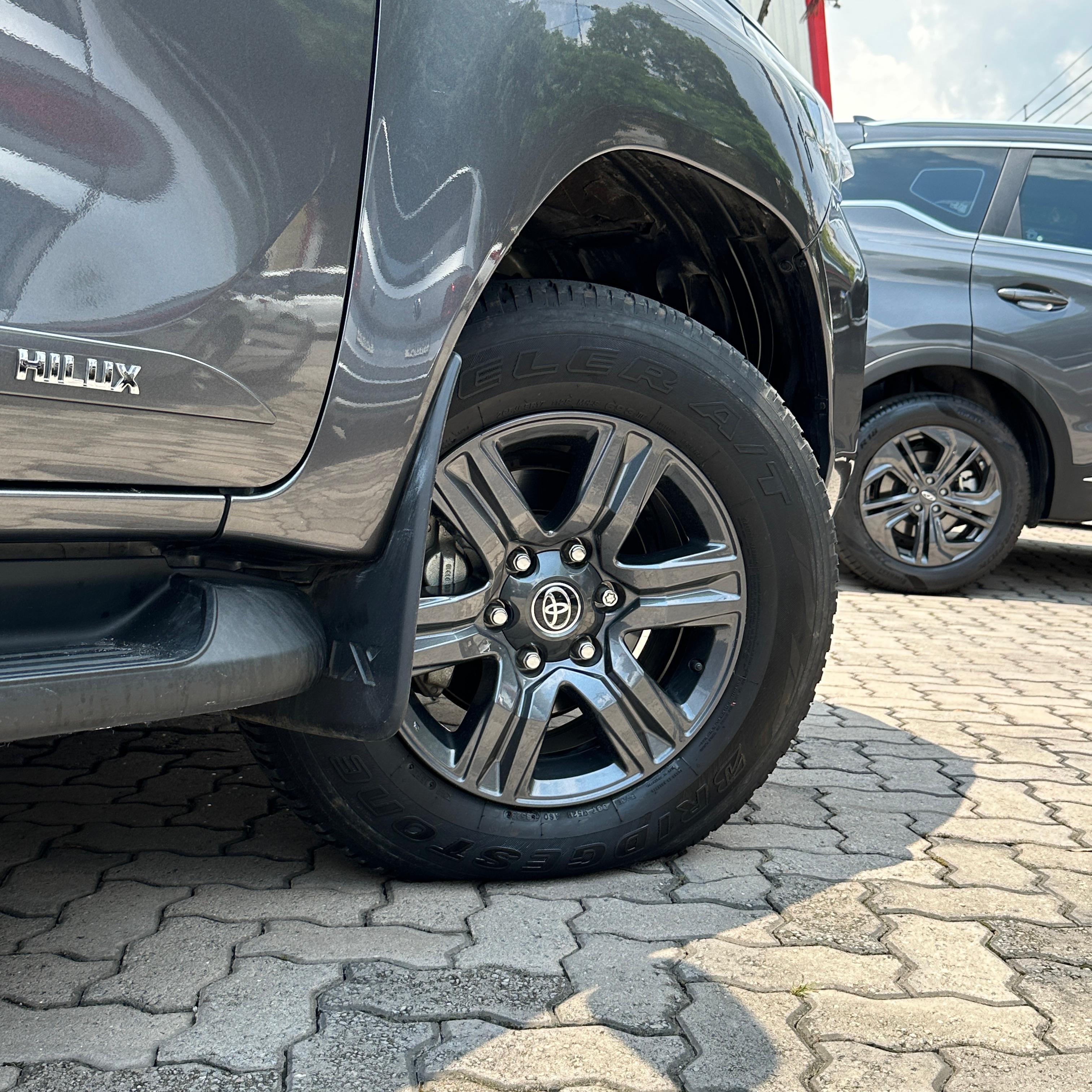 HILUX
