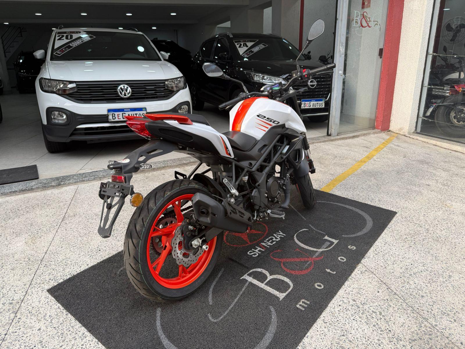 FLASH 250 