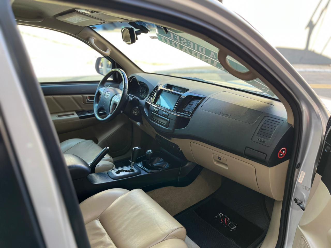HILUX SW4