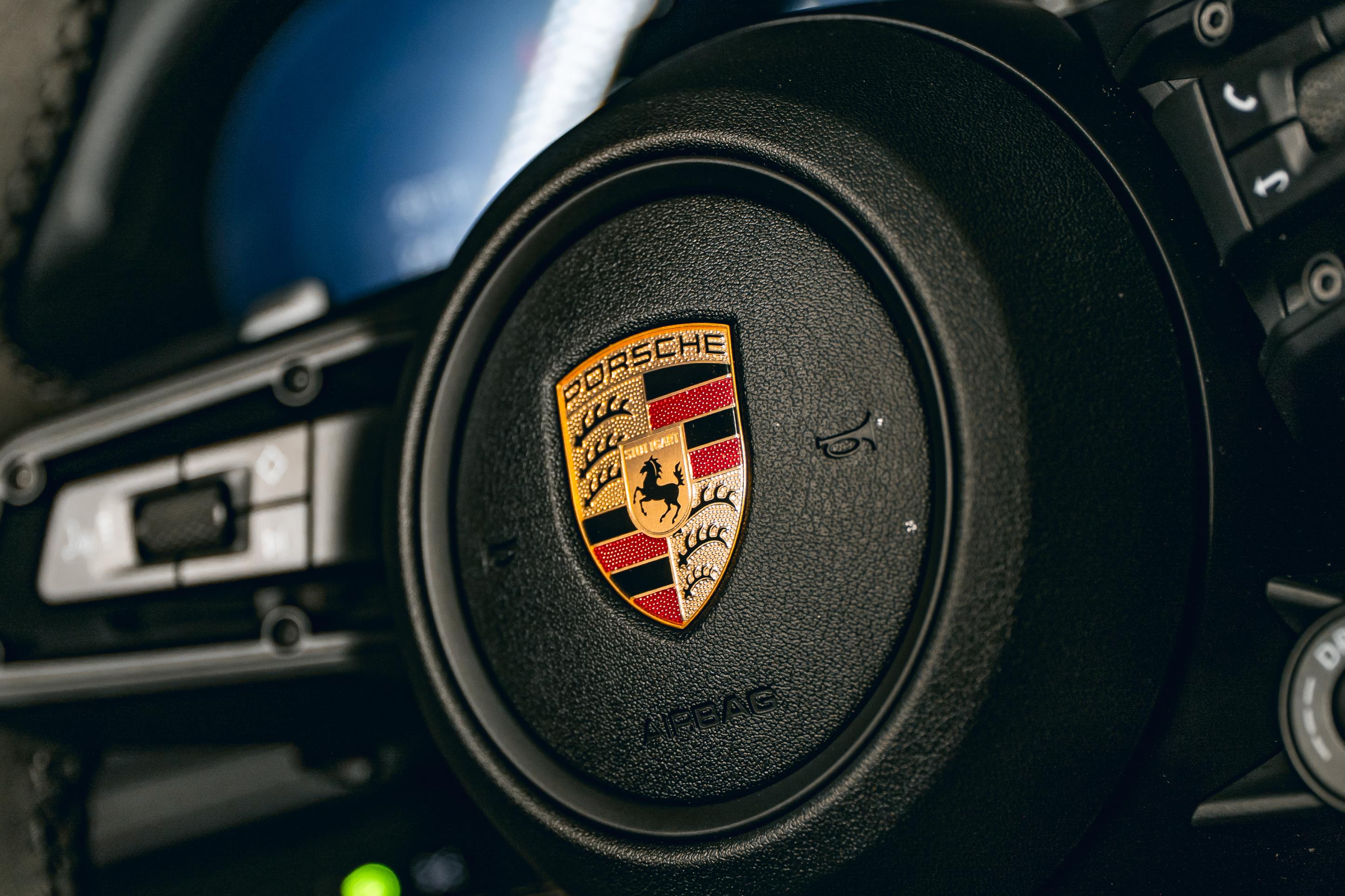 PORSCHE 911