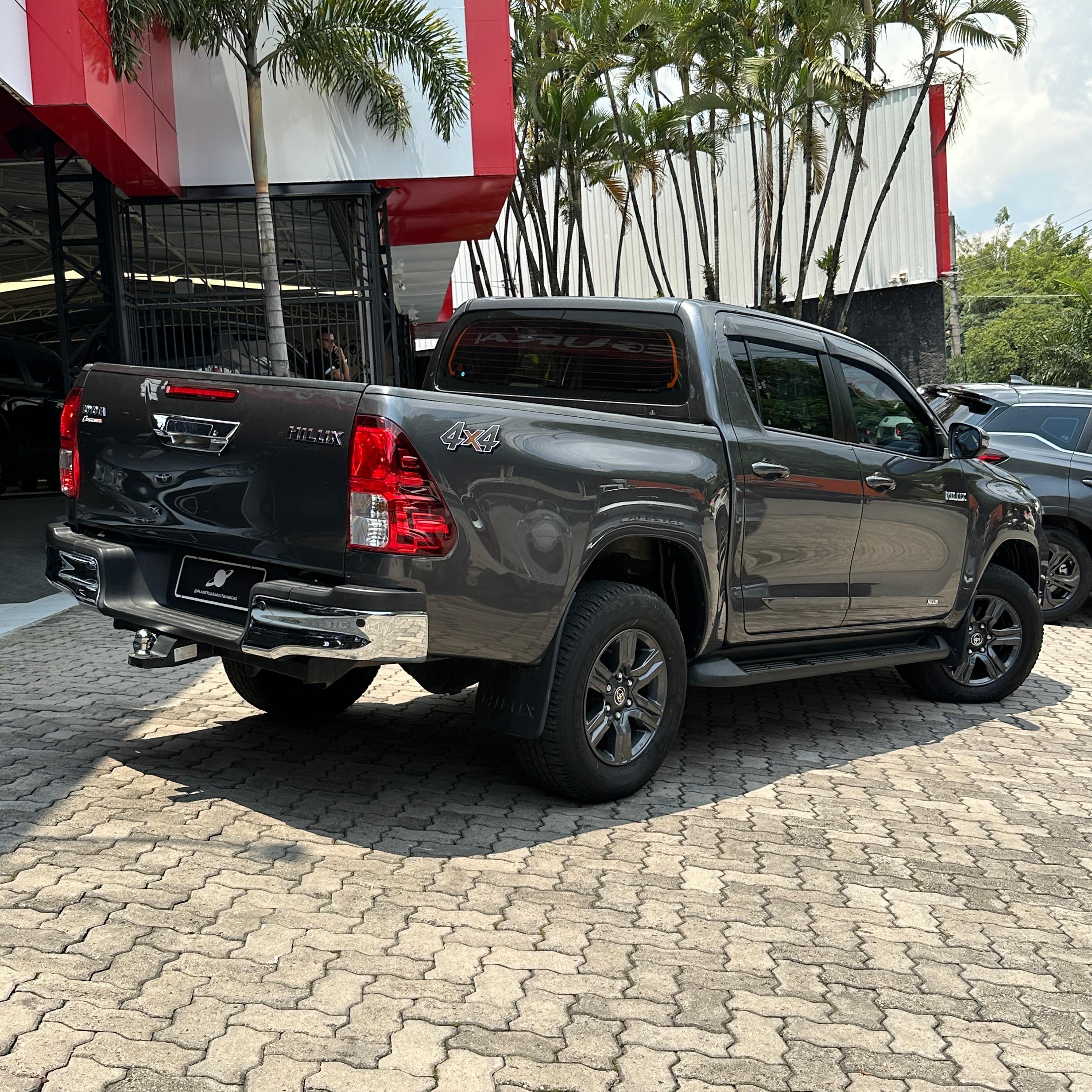 HILUX