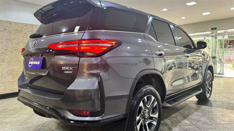 HILUX SW4