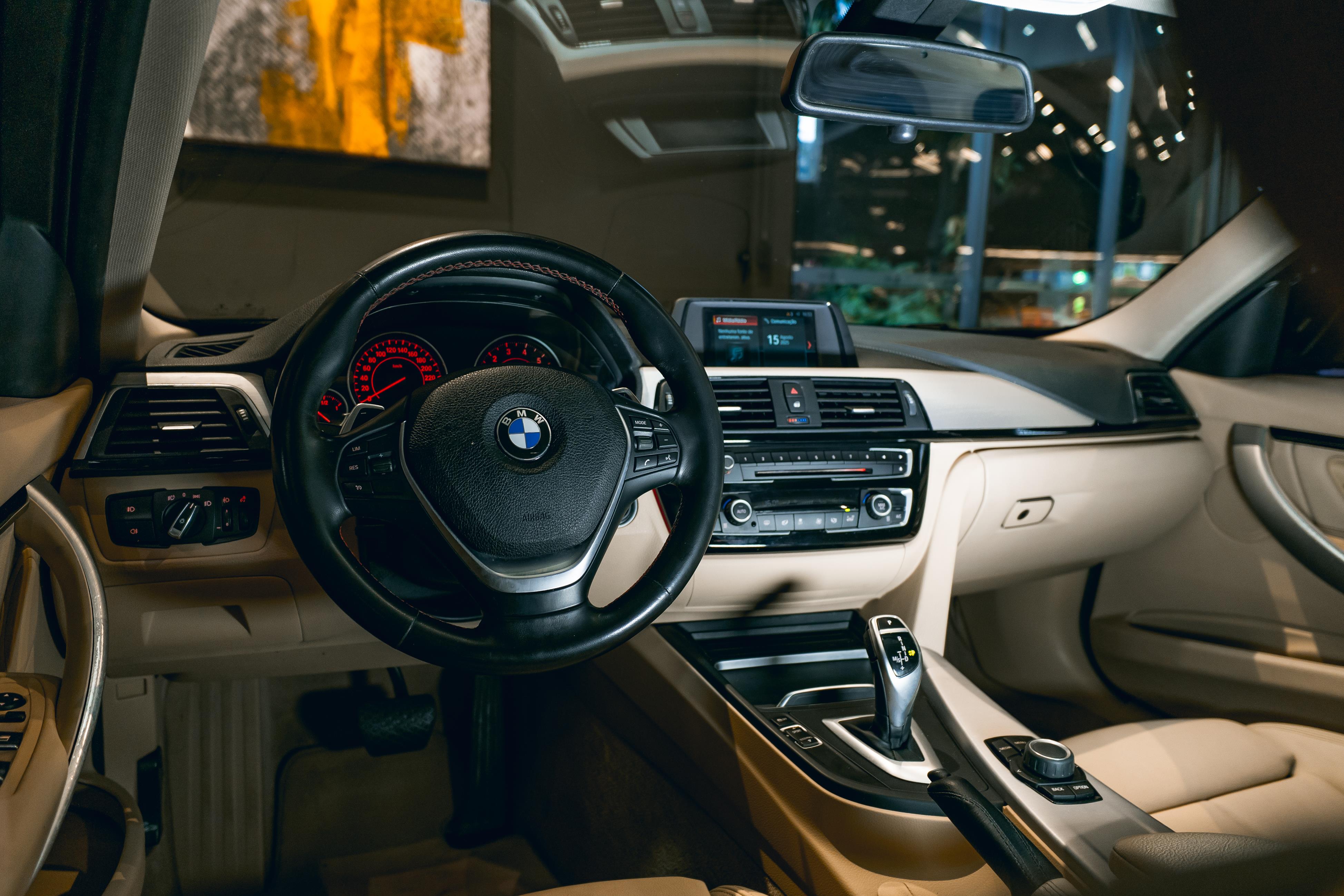 BMW 320i