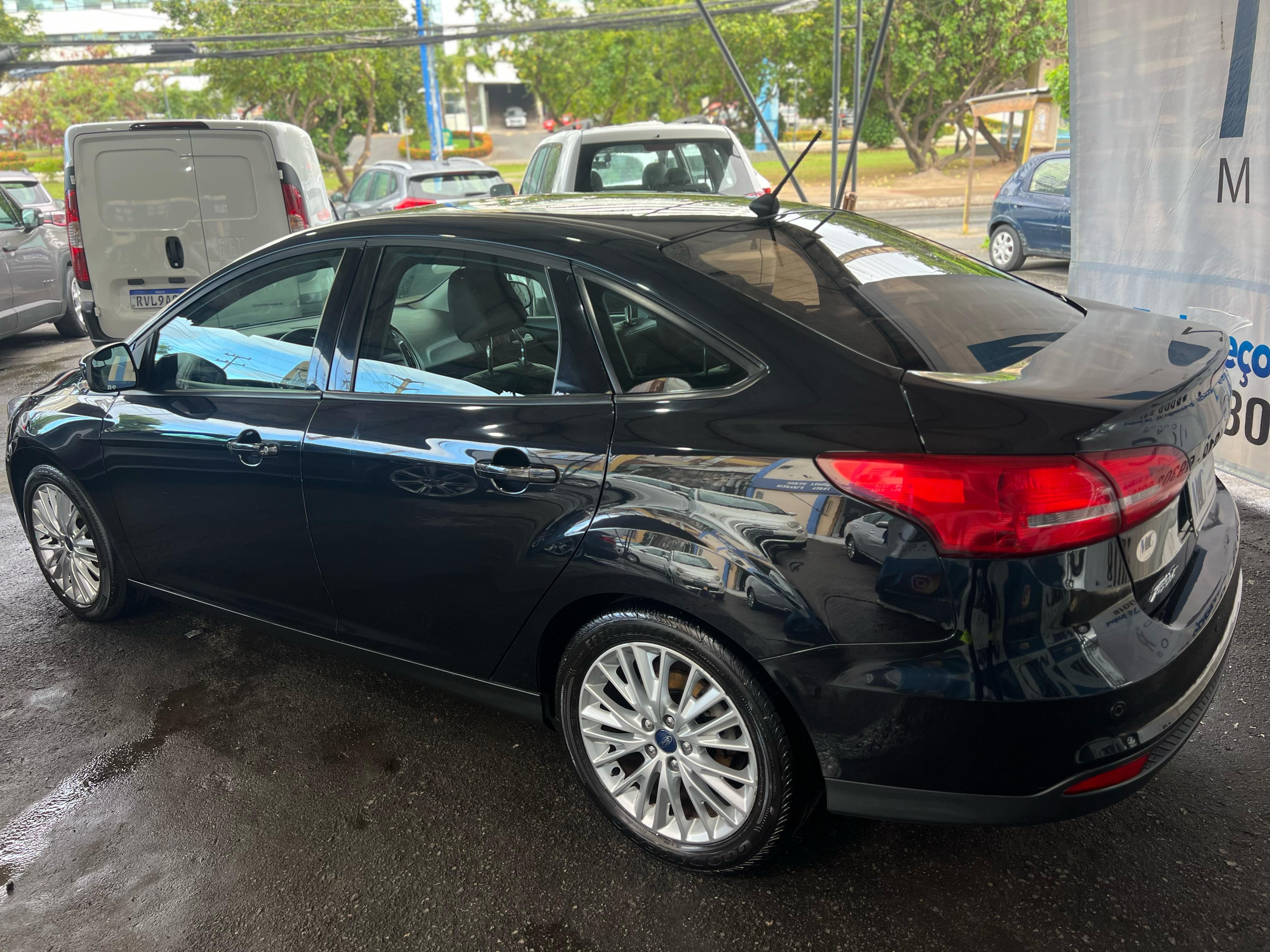 FORD FOCUS
