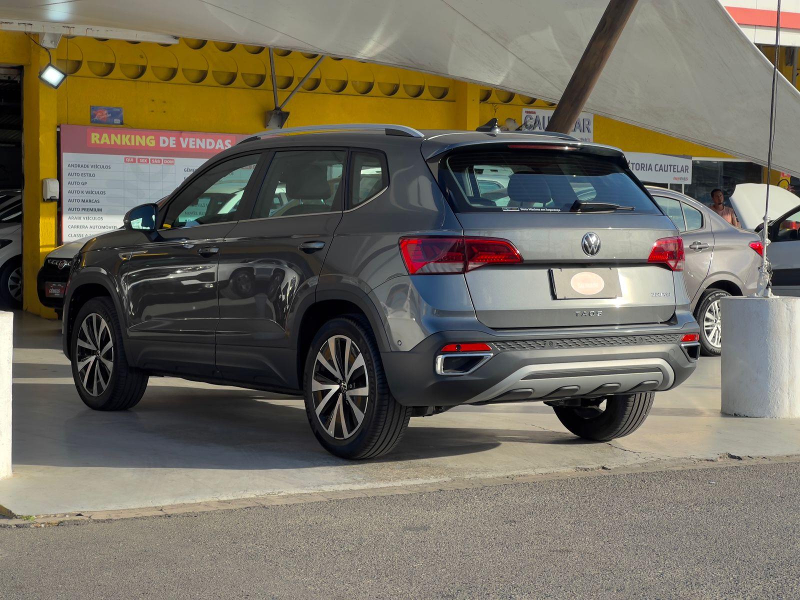 VOLKSWAGEN TAOS