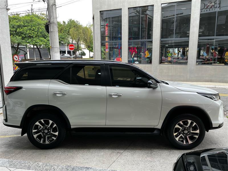 HILUX