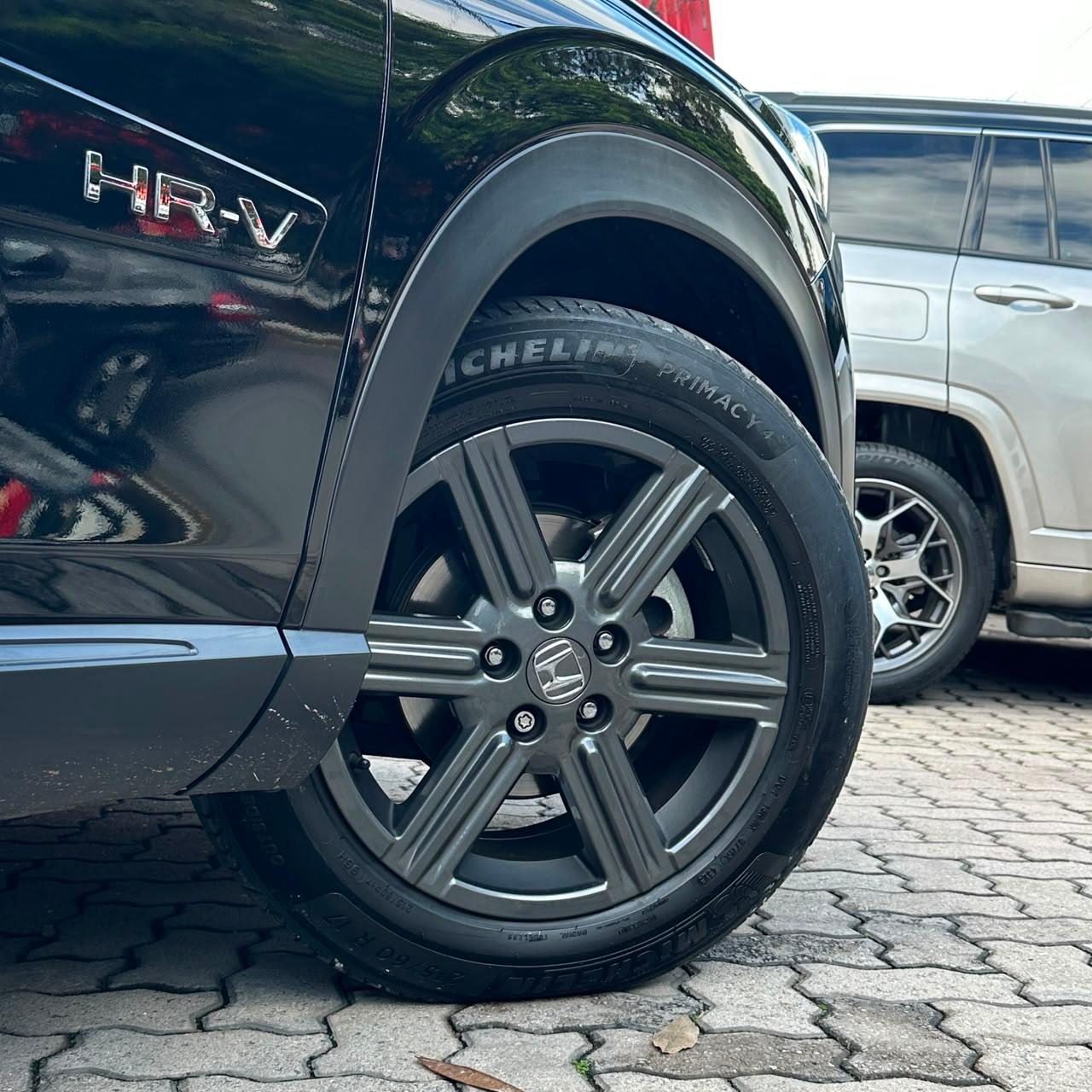 HR-V