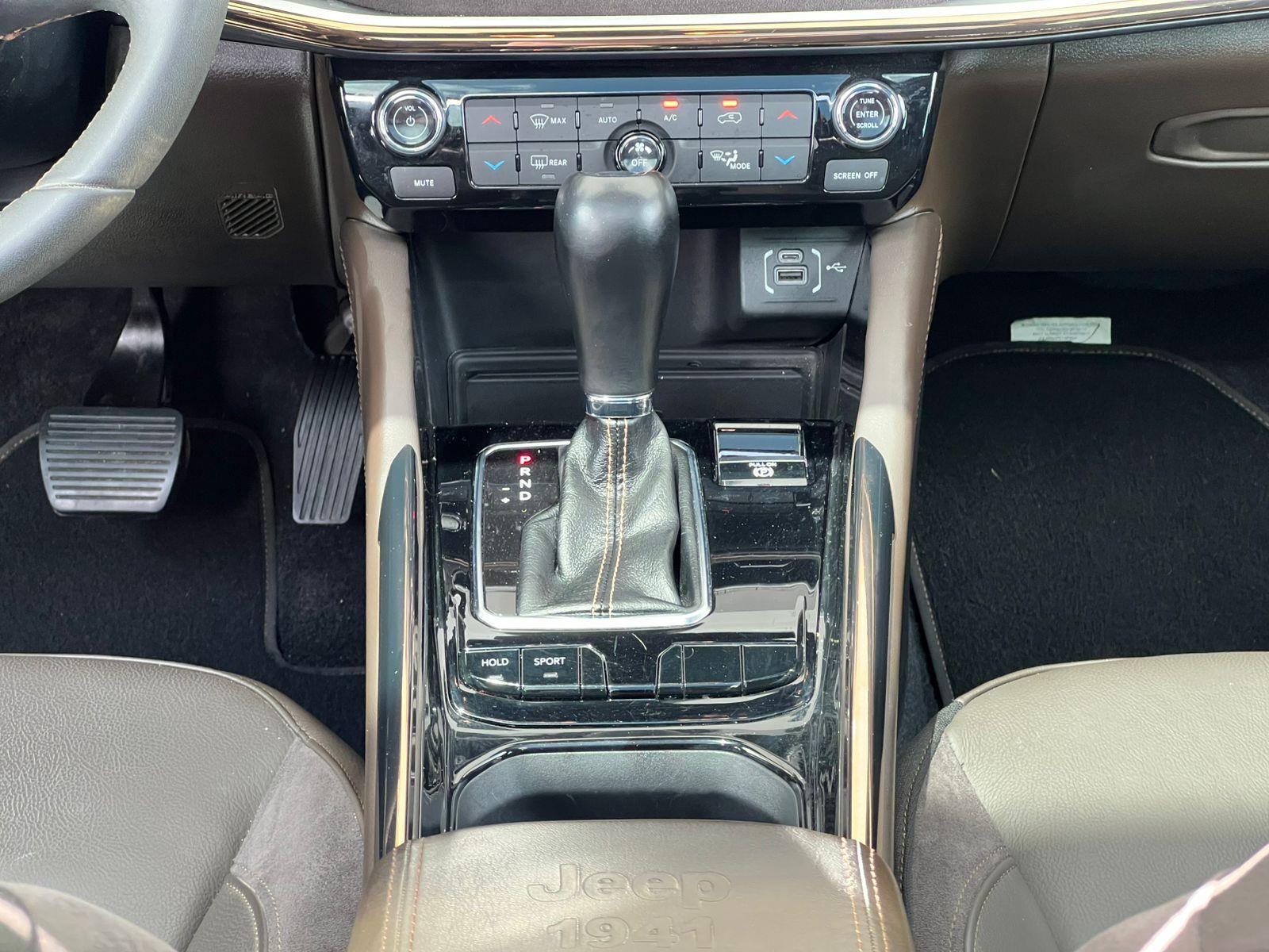 JEEP COMMANDER