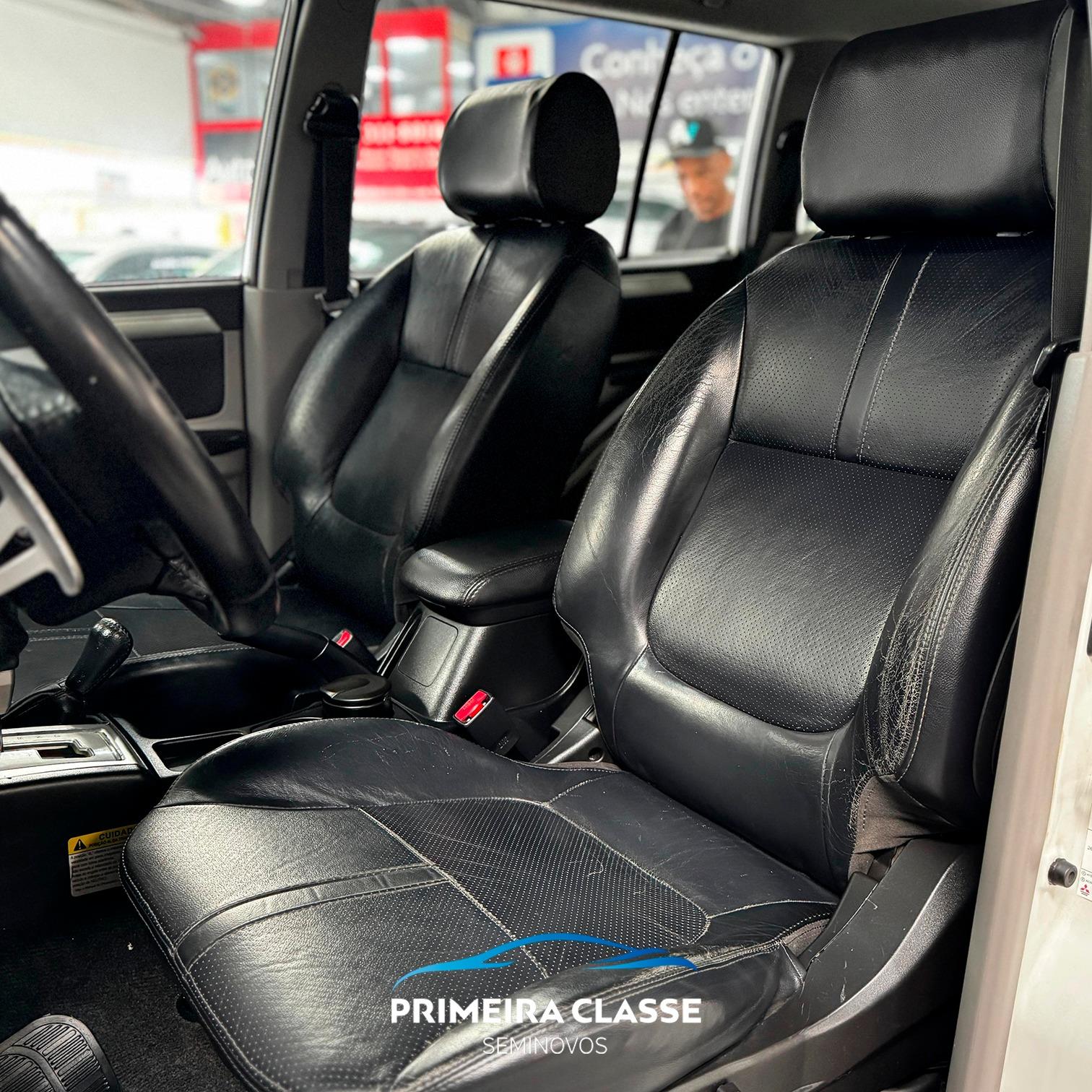 MITSUBISHI PAJERO DAKAR