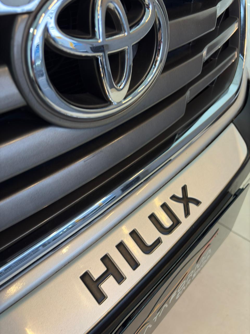 HILUX