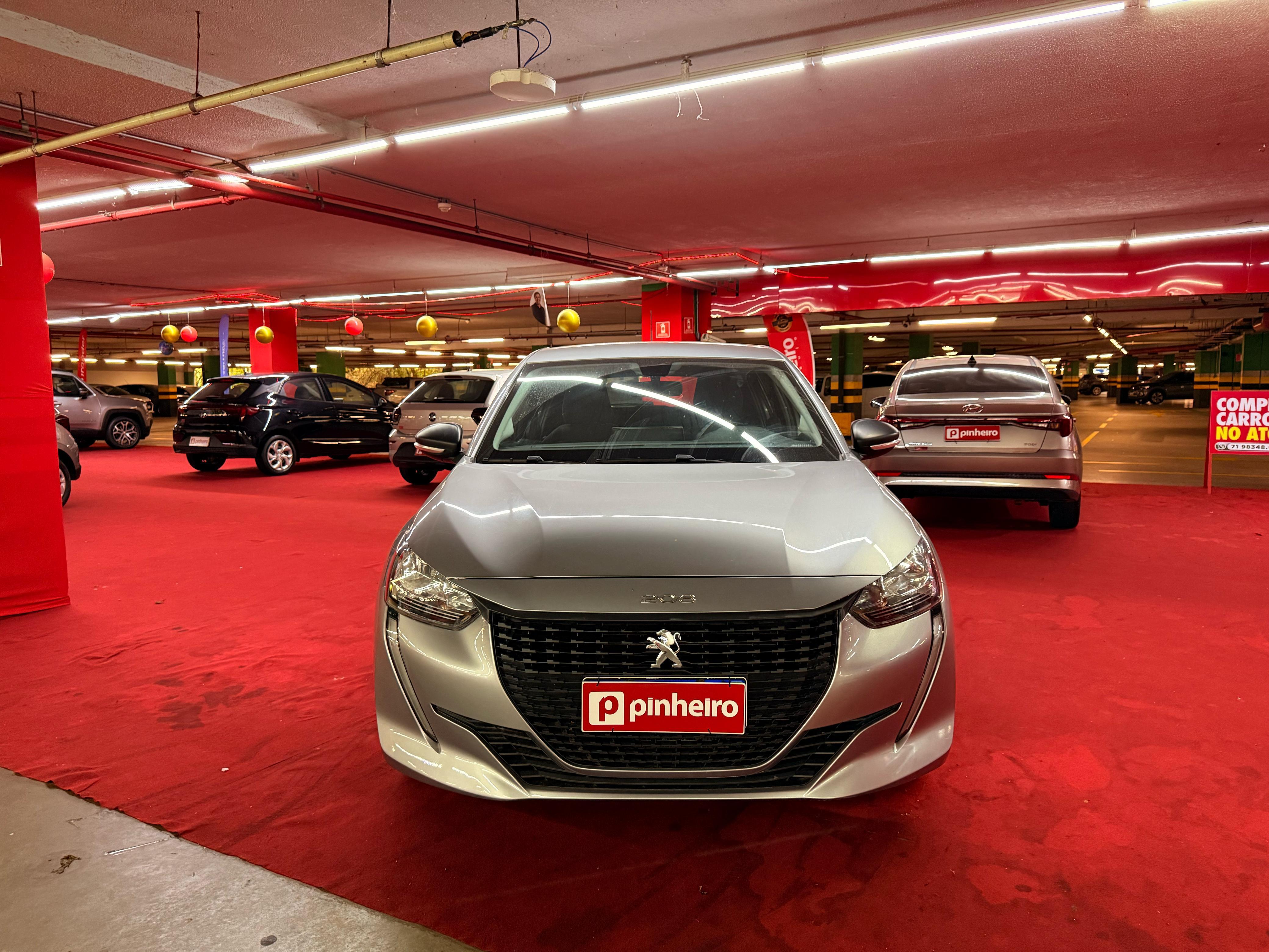 PEUGEOT 208