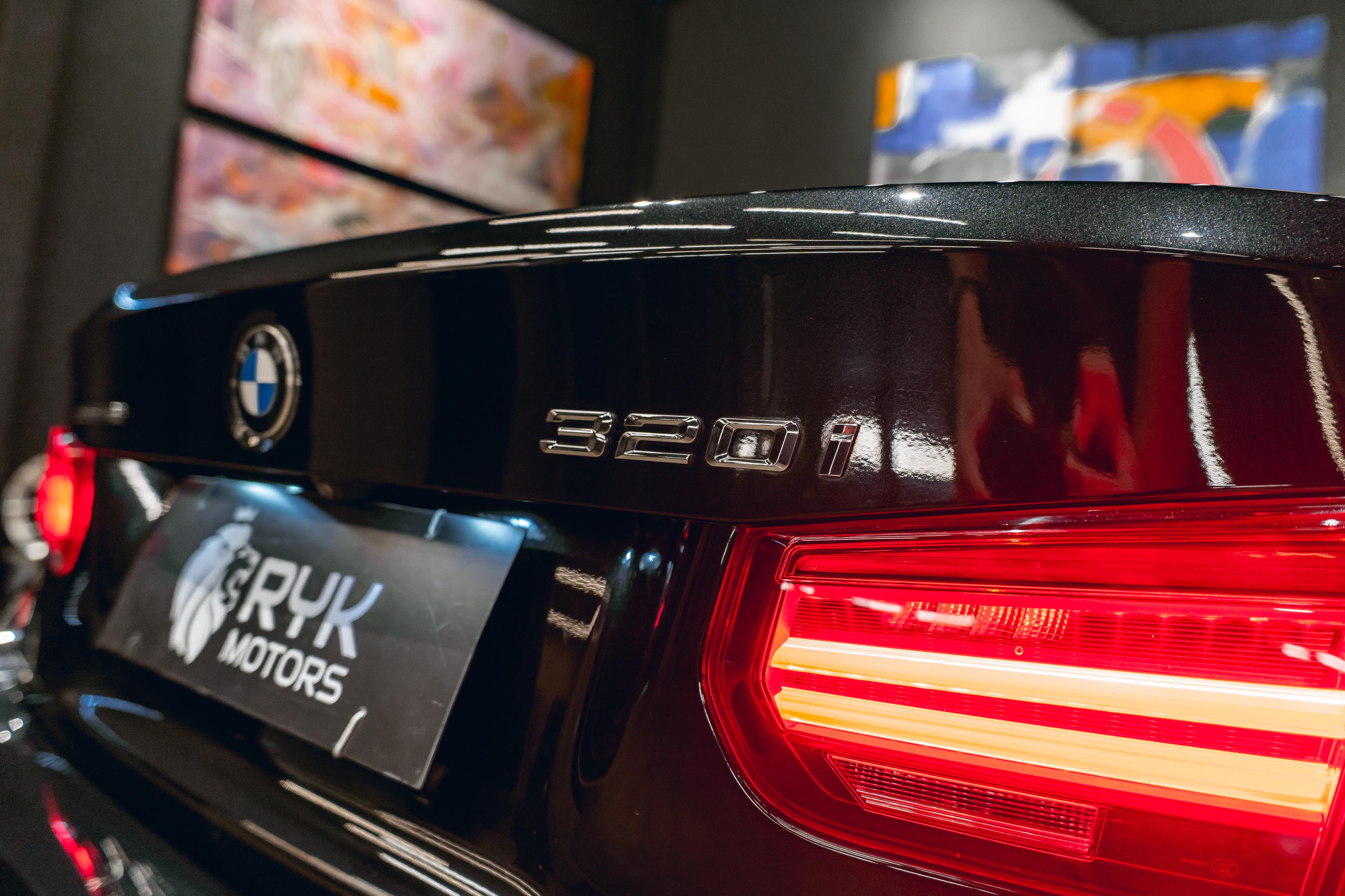 BMW 320i