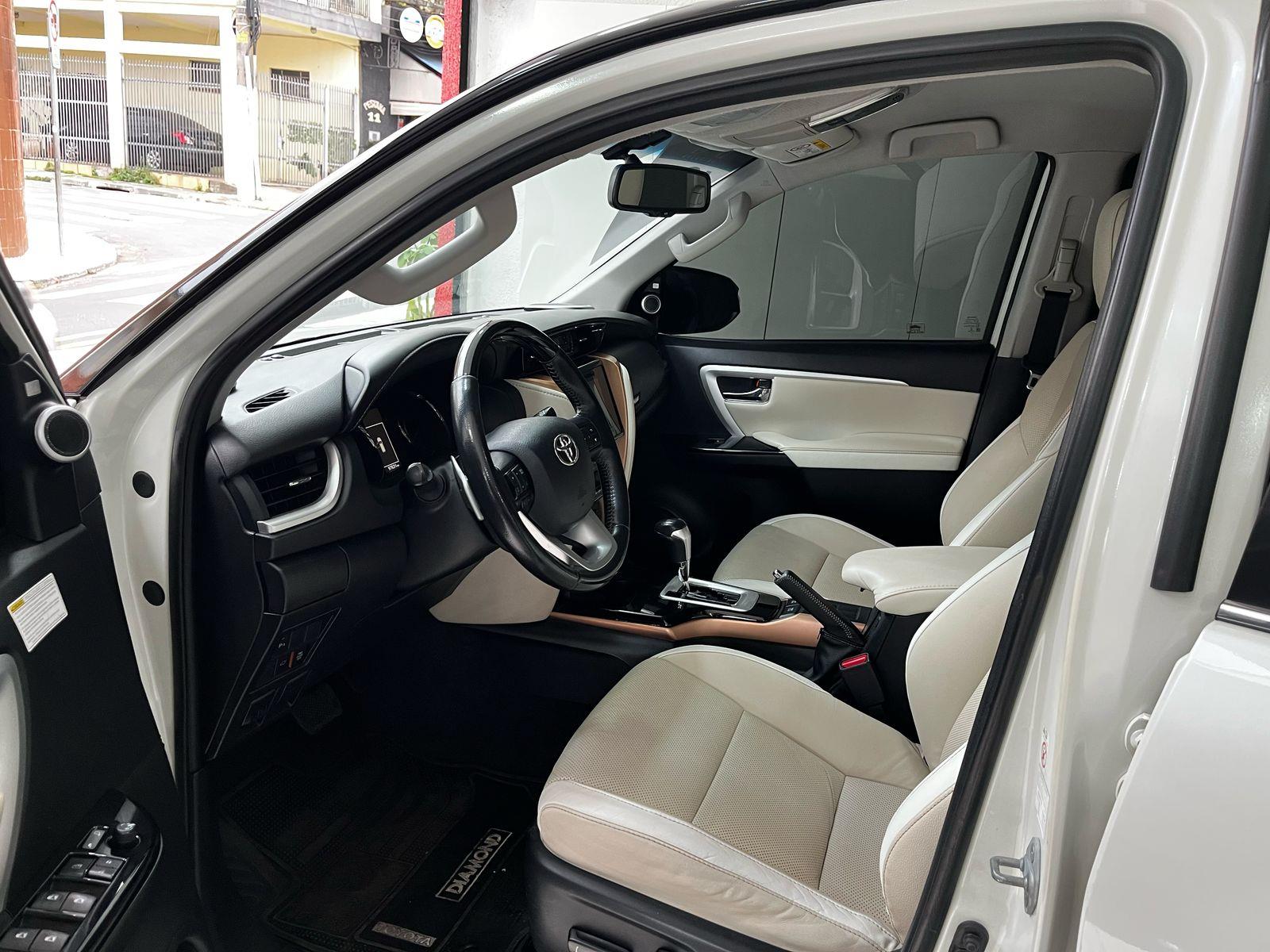 HILUX SW4