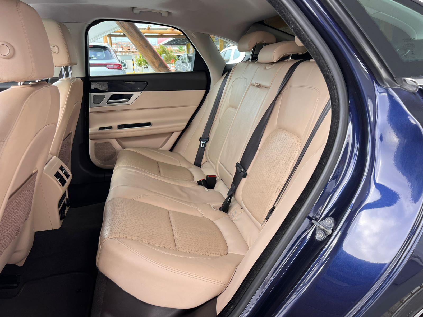 JAGUAR XF