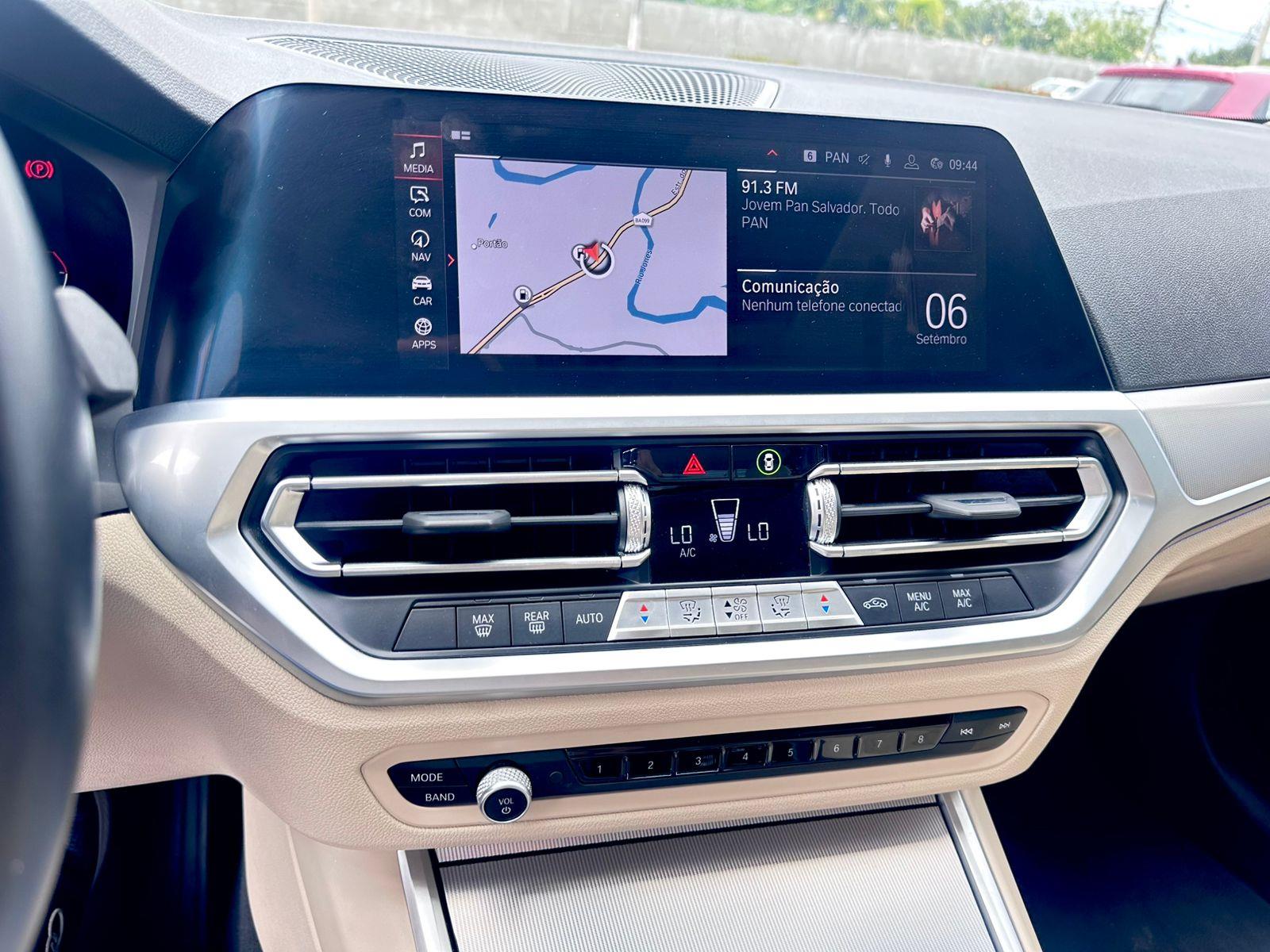 BMW 320i
