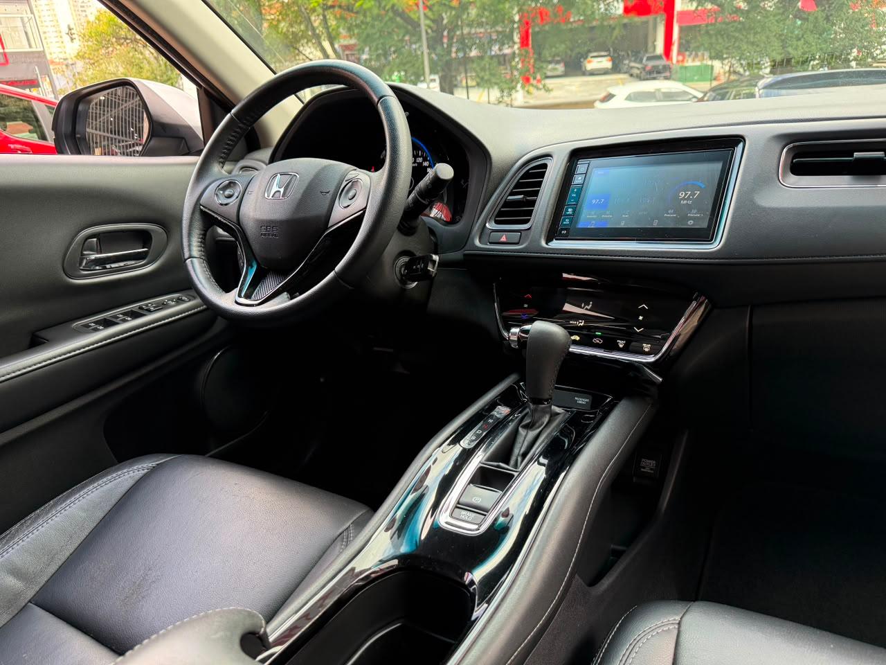 HR-V