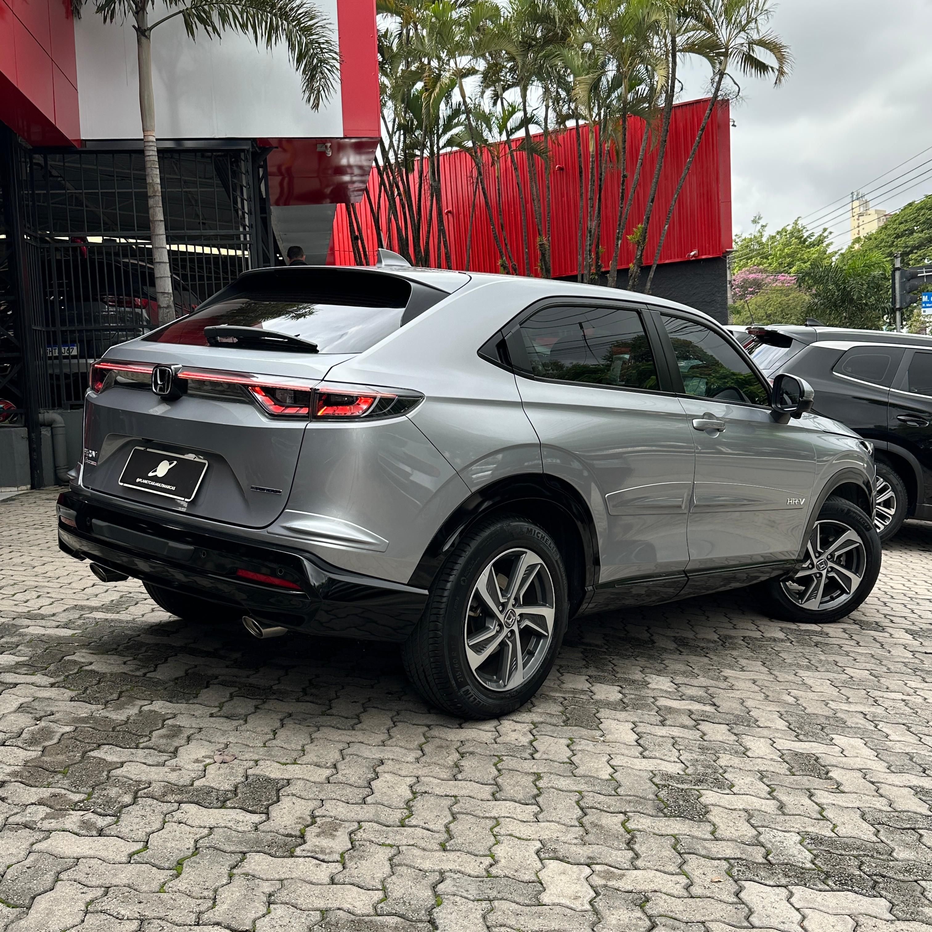 HR-V