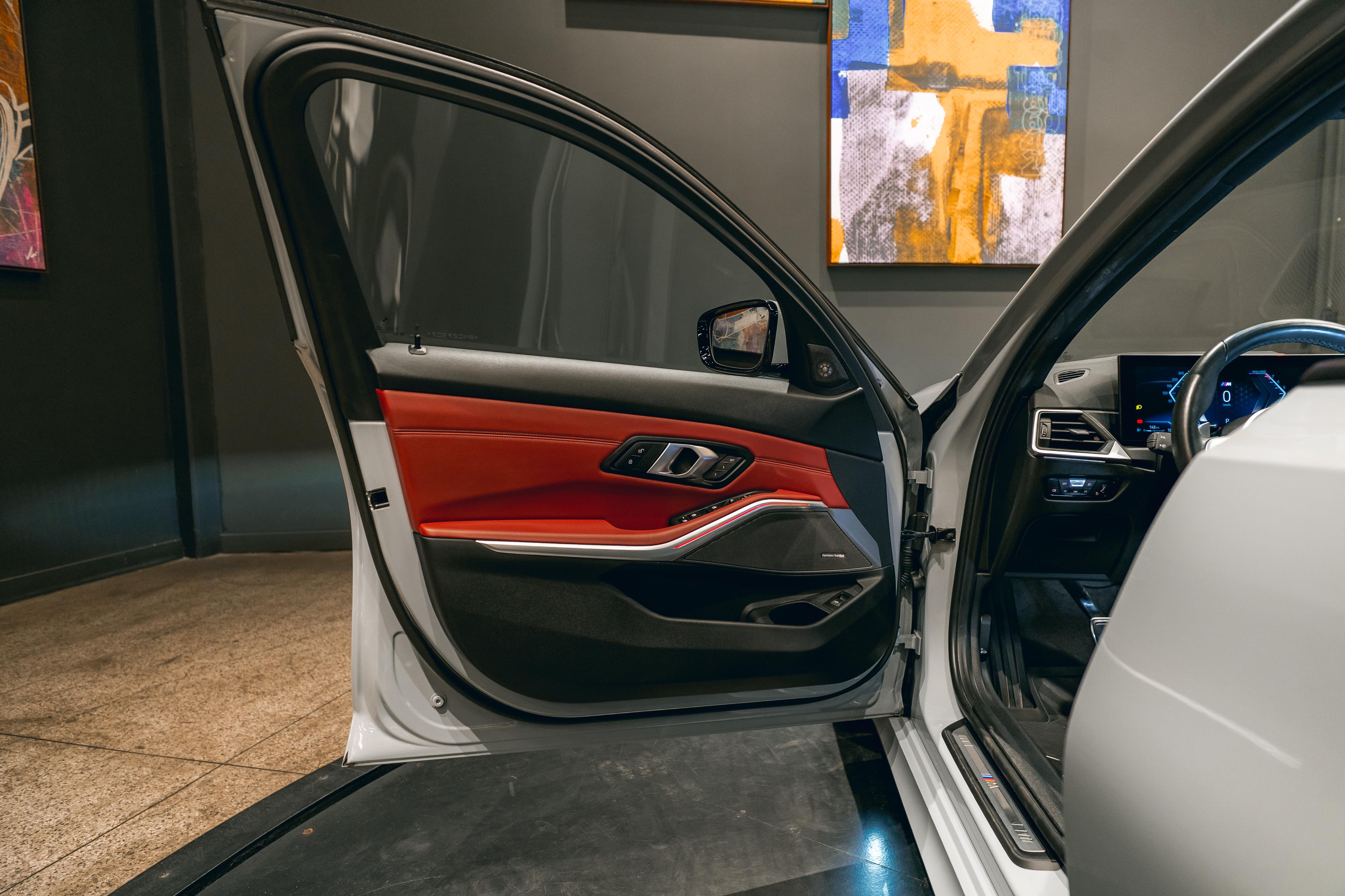 BMW 320i