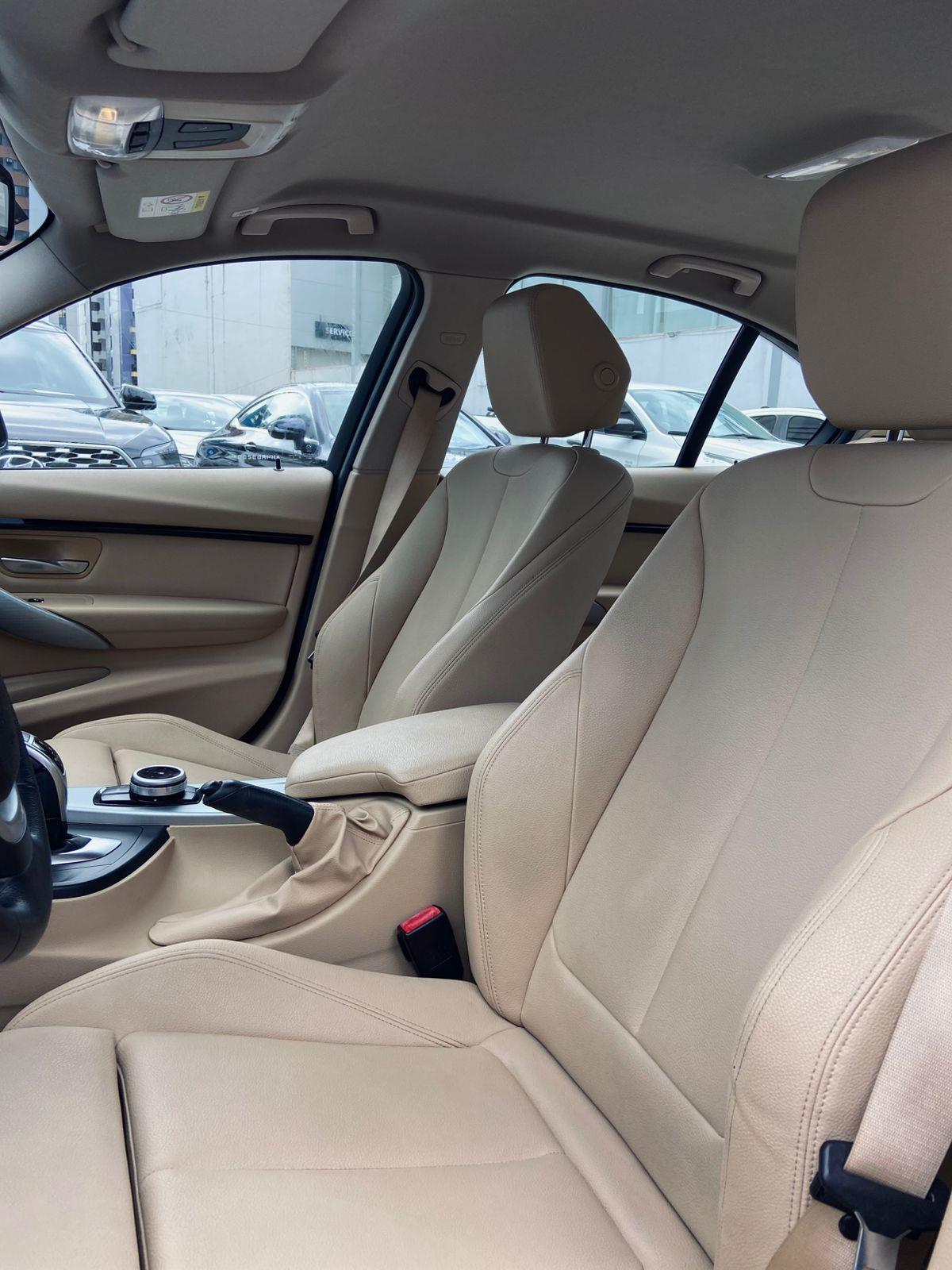 BMW 320i
