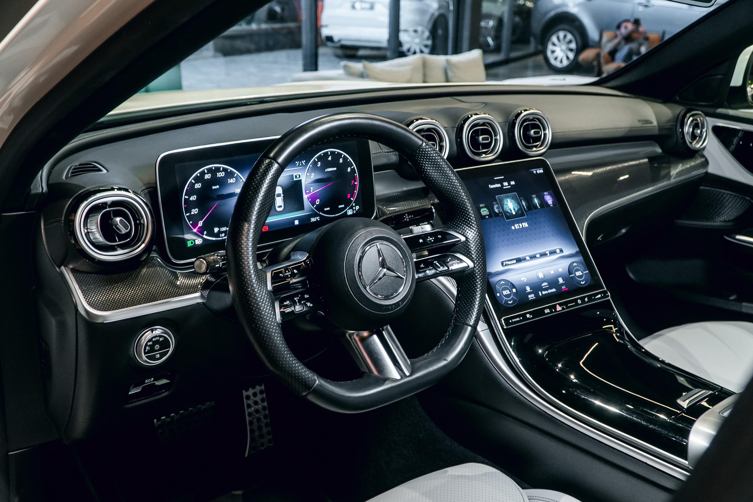 MERCEDES-BENZ C 200