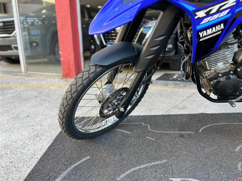 XTZ 250 LANDER