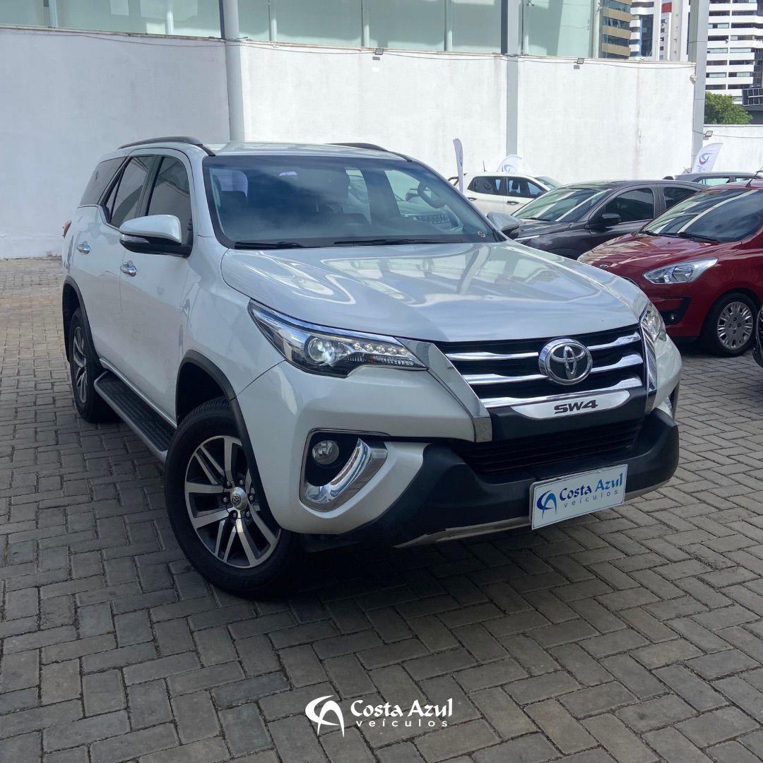 TOYOTA HILUX SW4
