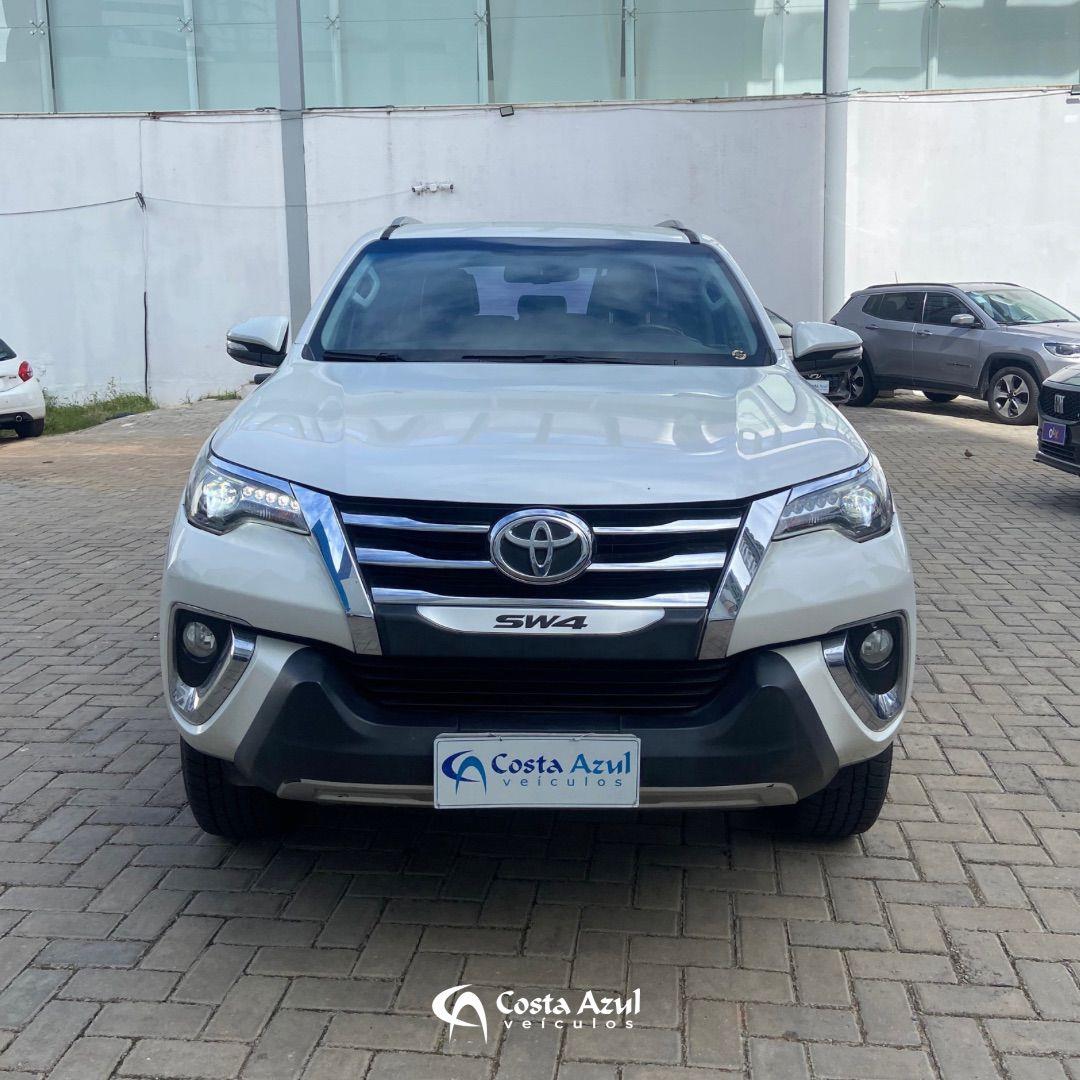 TOYOTA HILUX SW4