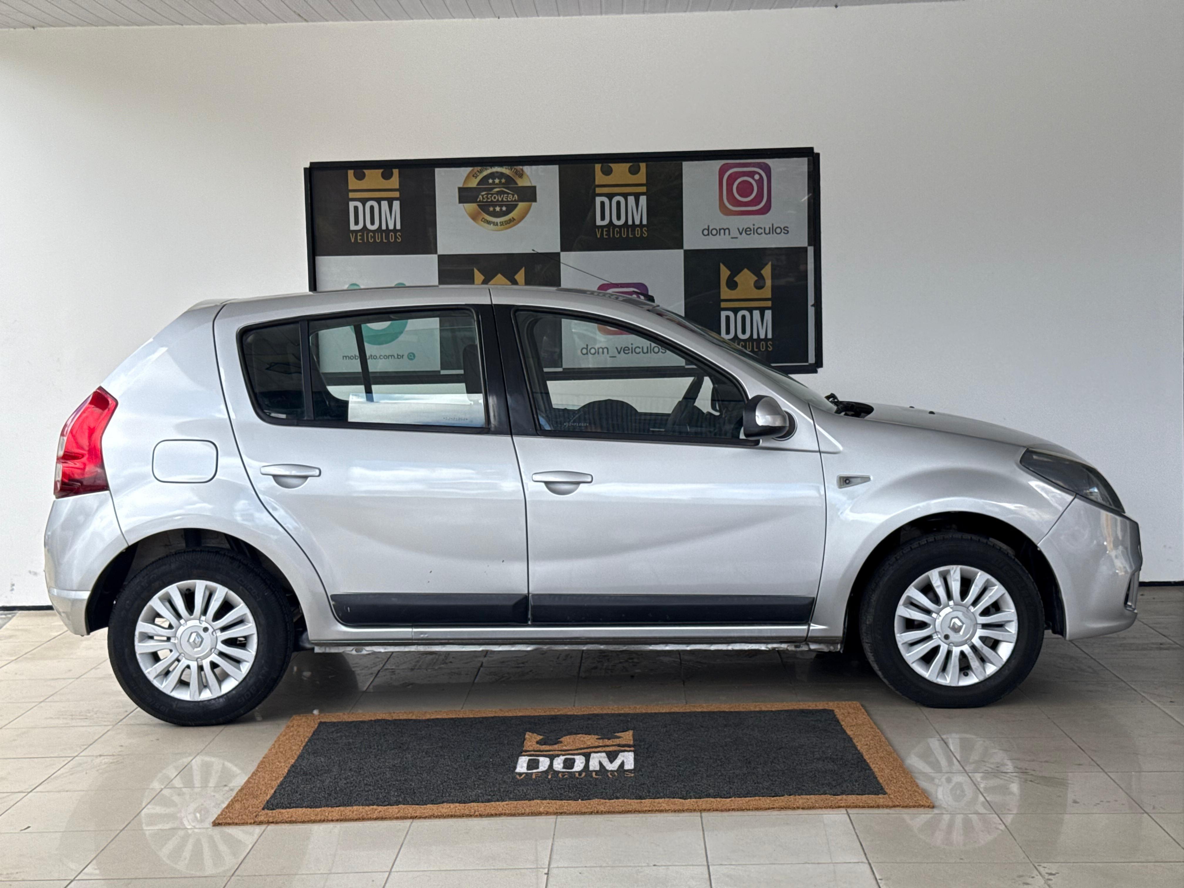 RENAULT SANDERO