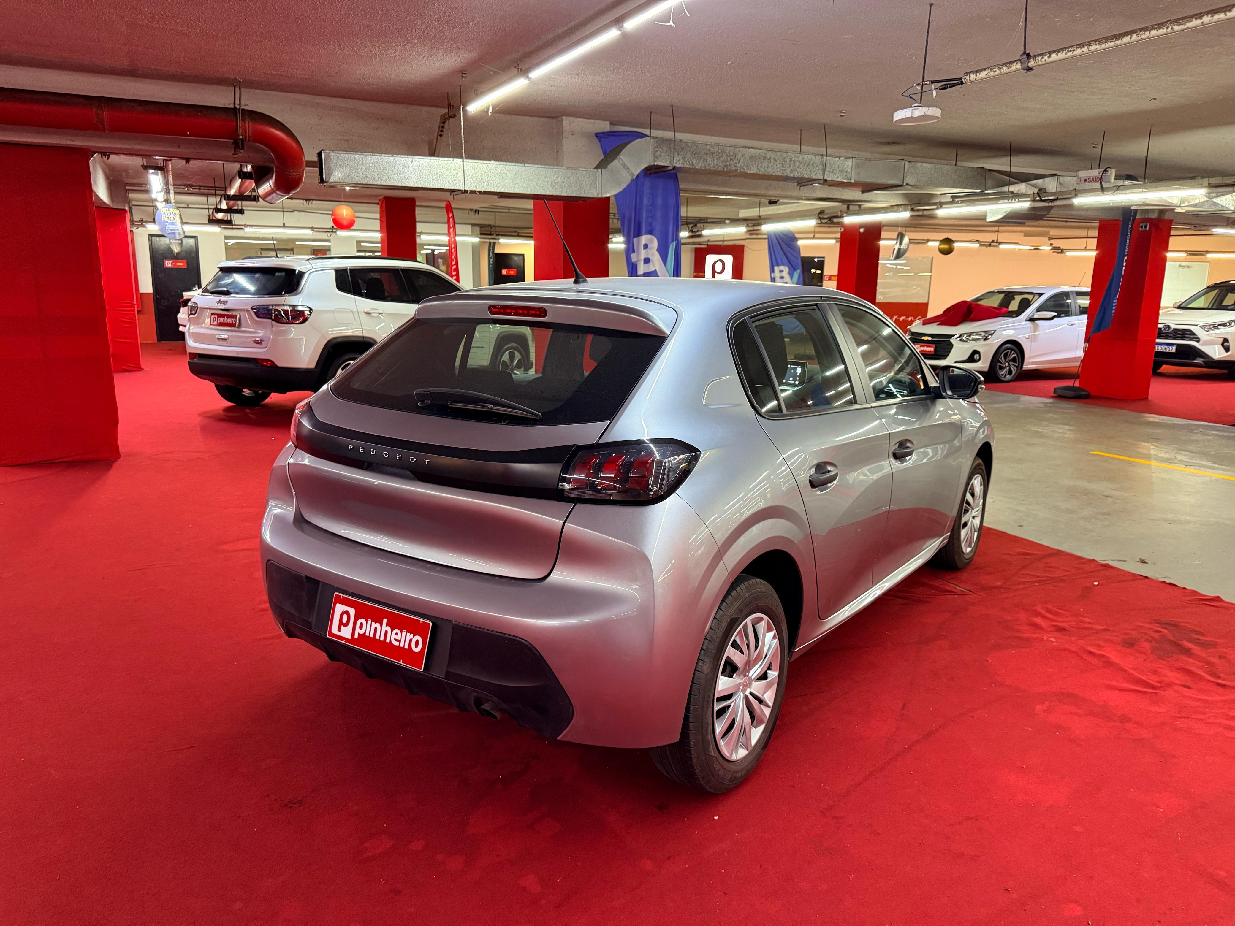 PEUGEOT 208