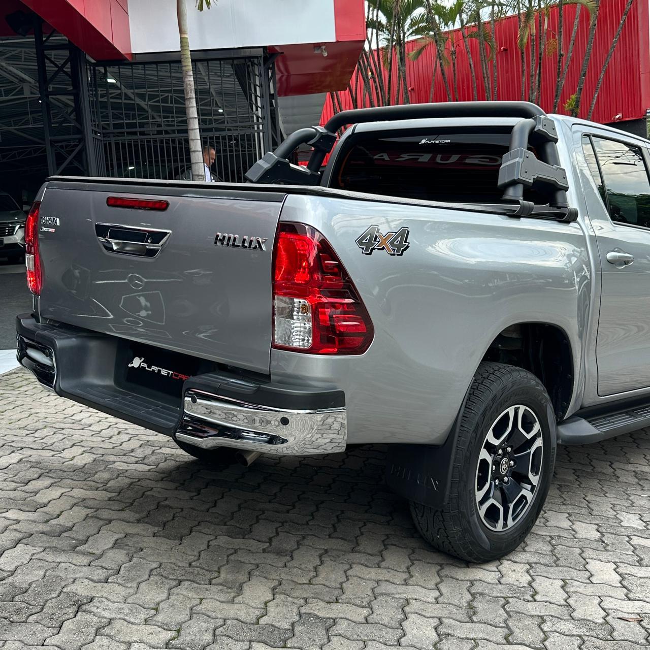 HILUX