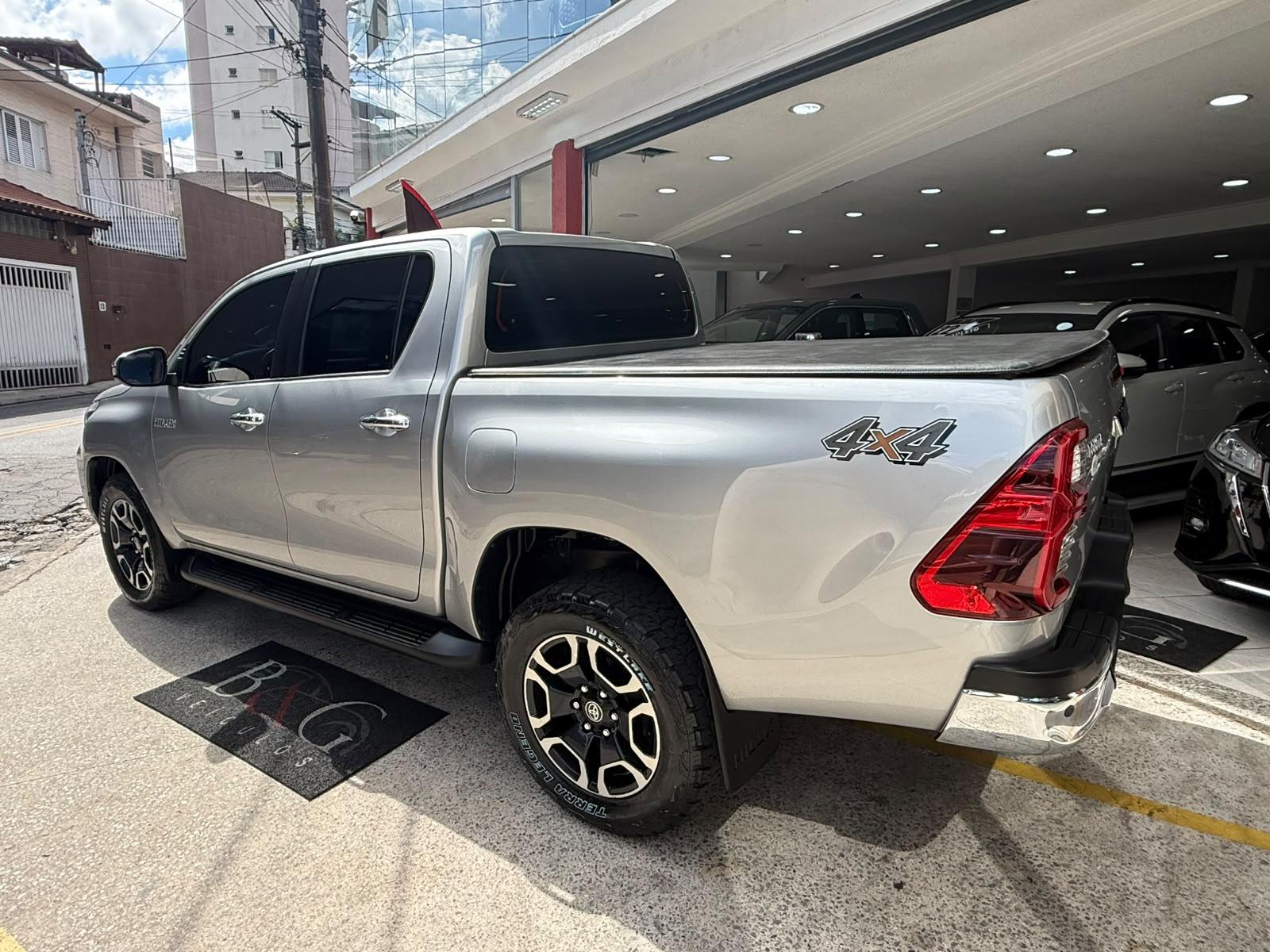 HILUX