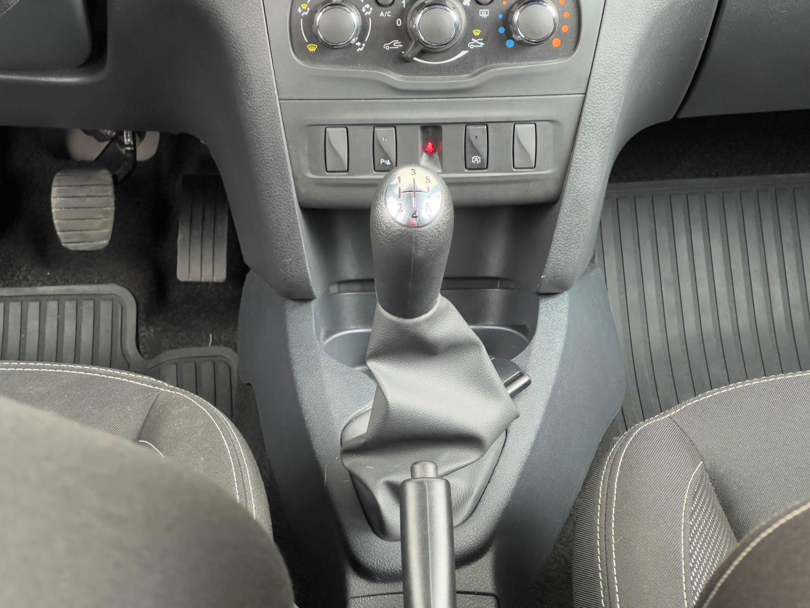 RENAULT SANDERO
