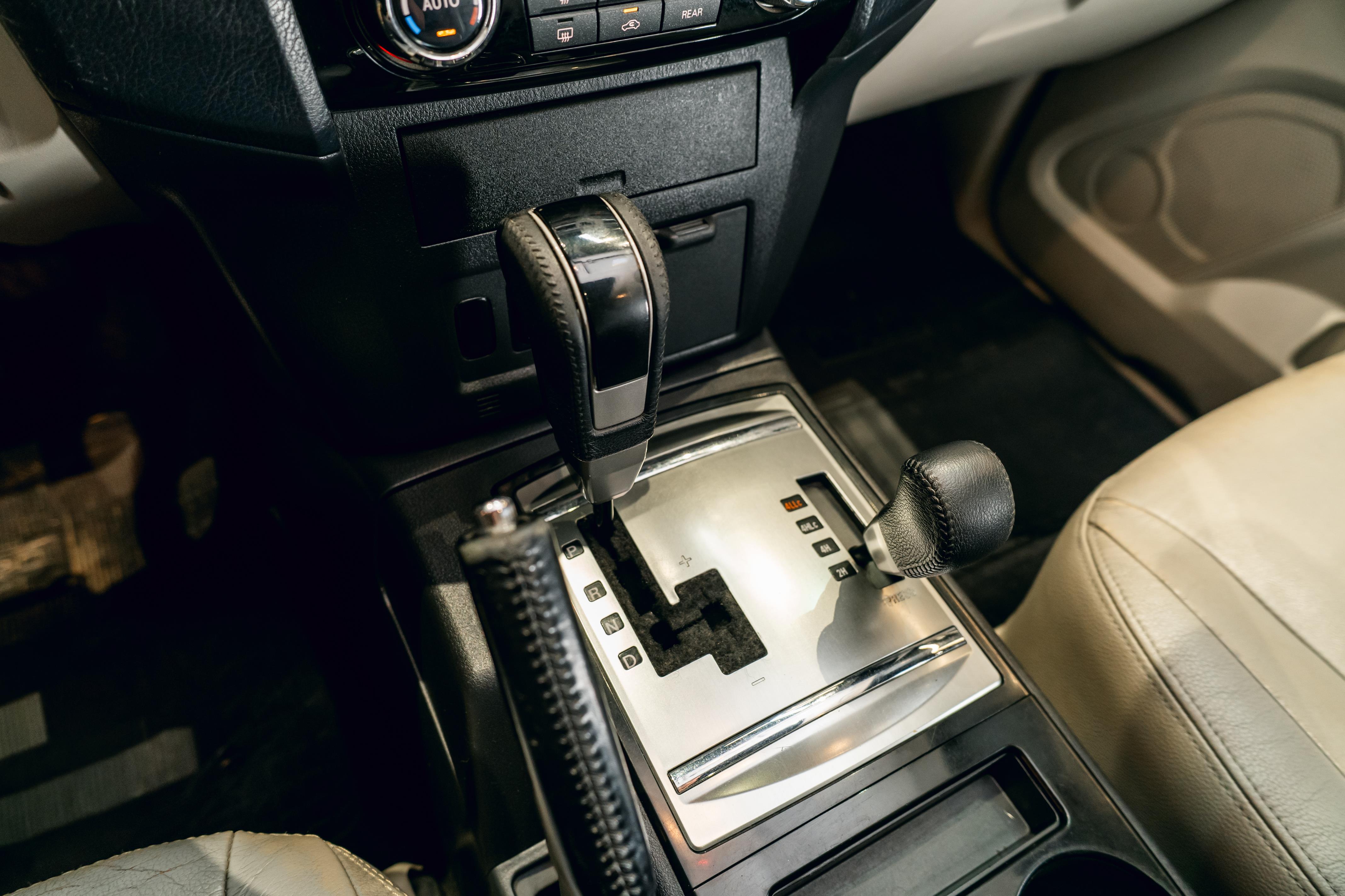 MITSUBISHI PAJERO FULL