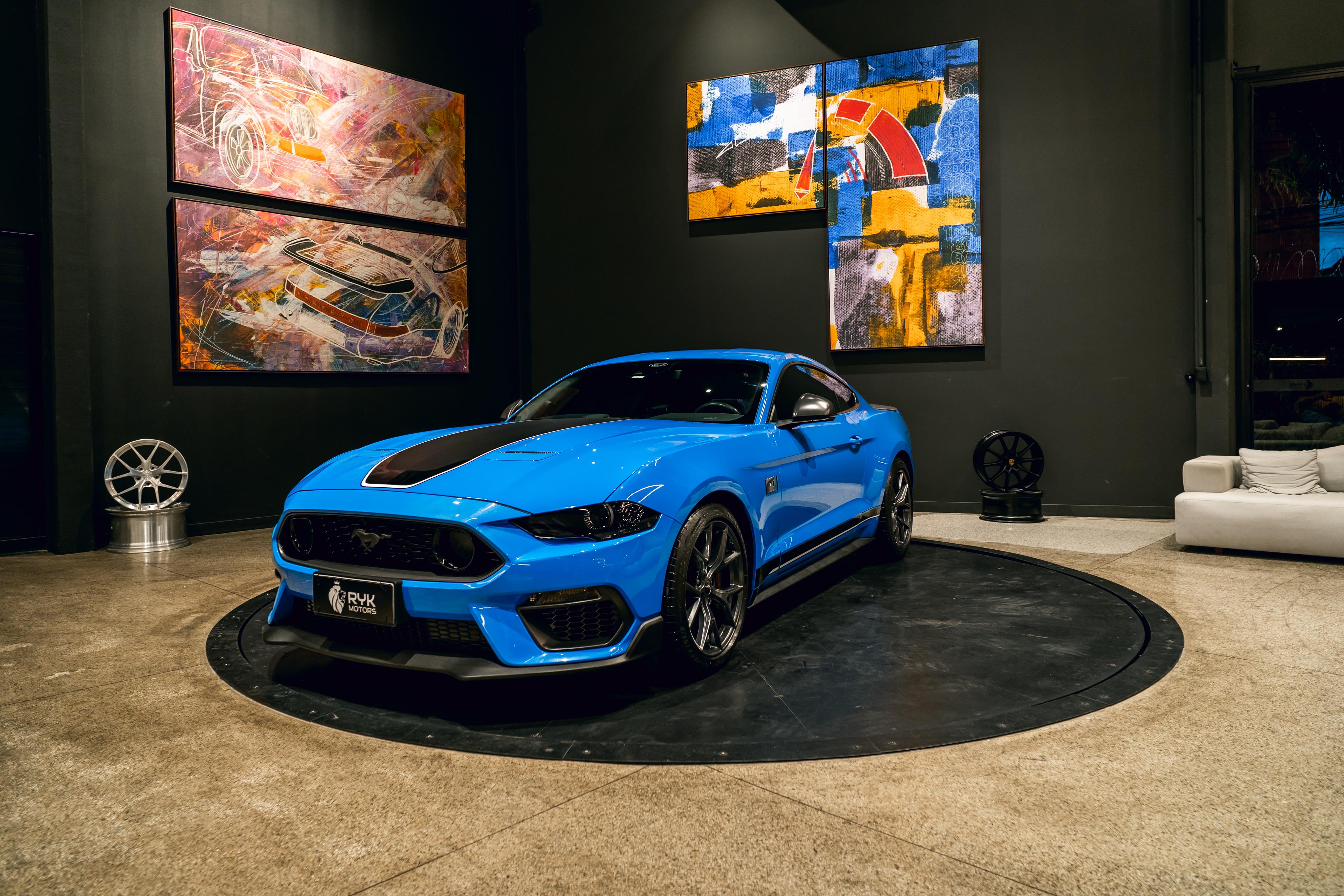 FORD MUSTANG