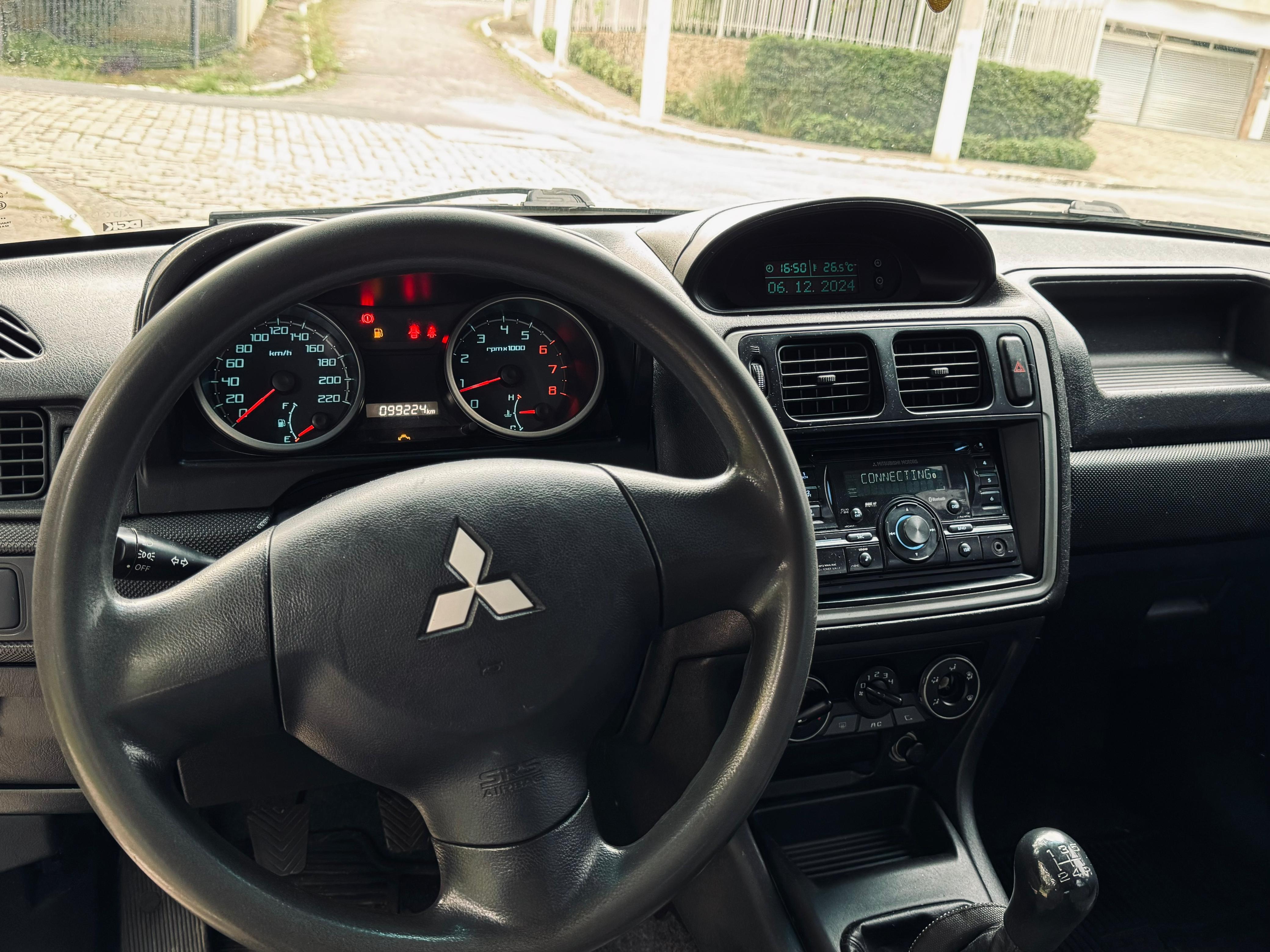 PAJERO TR4