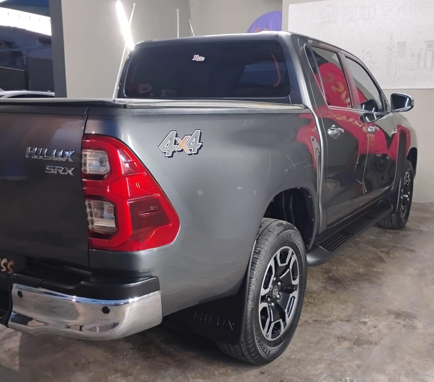 HILUX
